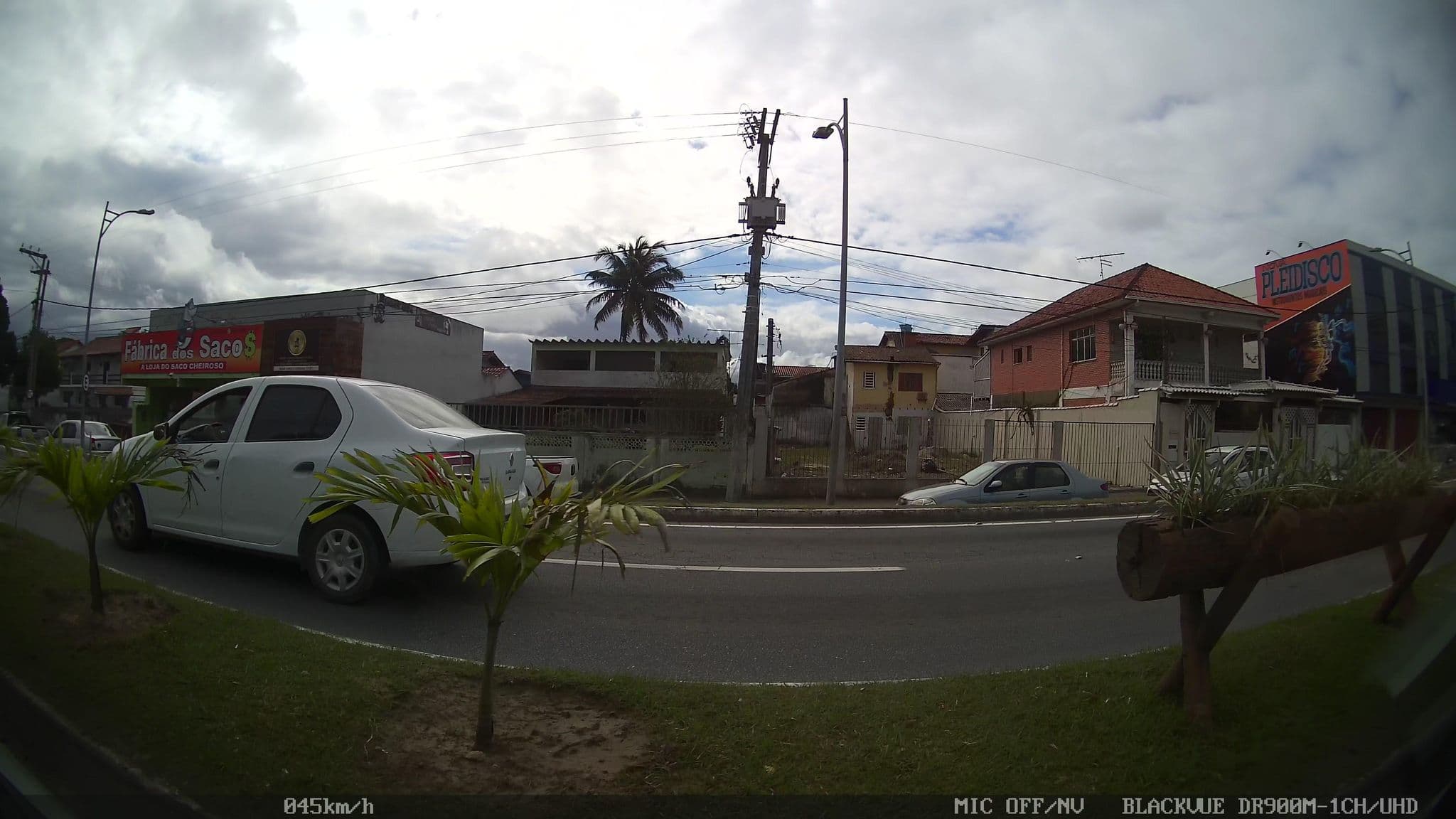 Street view near Pousada Chapéu de Sol, Rio das Ostras — © kaart_2 (CC BY-SA · Mapillary)