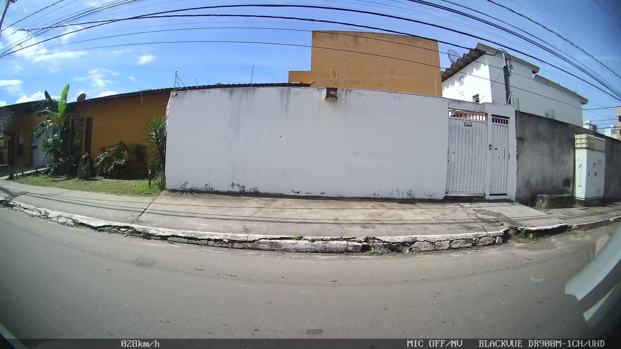 Street view near A Numero 1 Suítes, Guarapari — © kaart_2 (CC BY-SA · Mapillary)