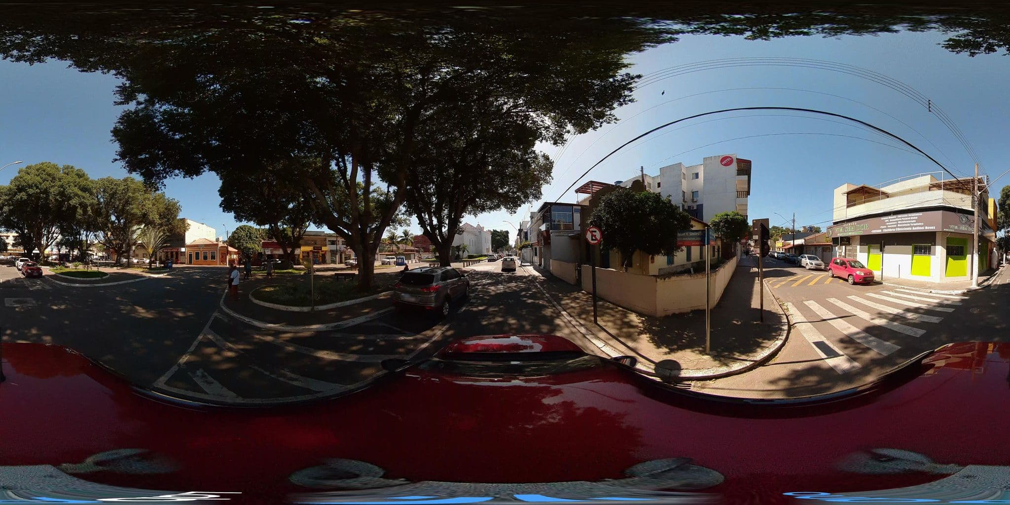 Street view near Novo Praia Hotel, Vila Velha — © patriid (CC BY-SA · Mapillary)