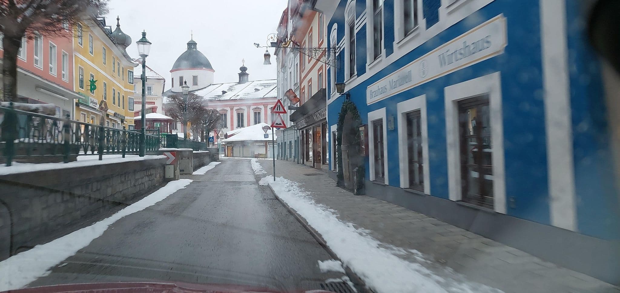 Street view near Hotel Goldenes Kreuz, Mariazell — © gzin (CC BY-SA · Mapillary)