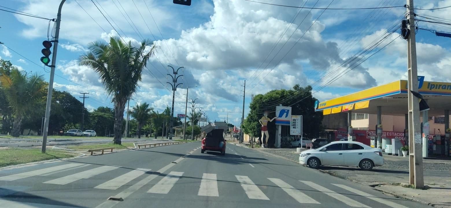 Street view near Panificadora, Restaurante e Pousada Kaka, Teresina — © felipedantas (CC BY-SA · Mapillary)