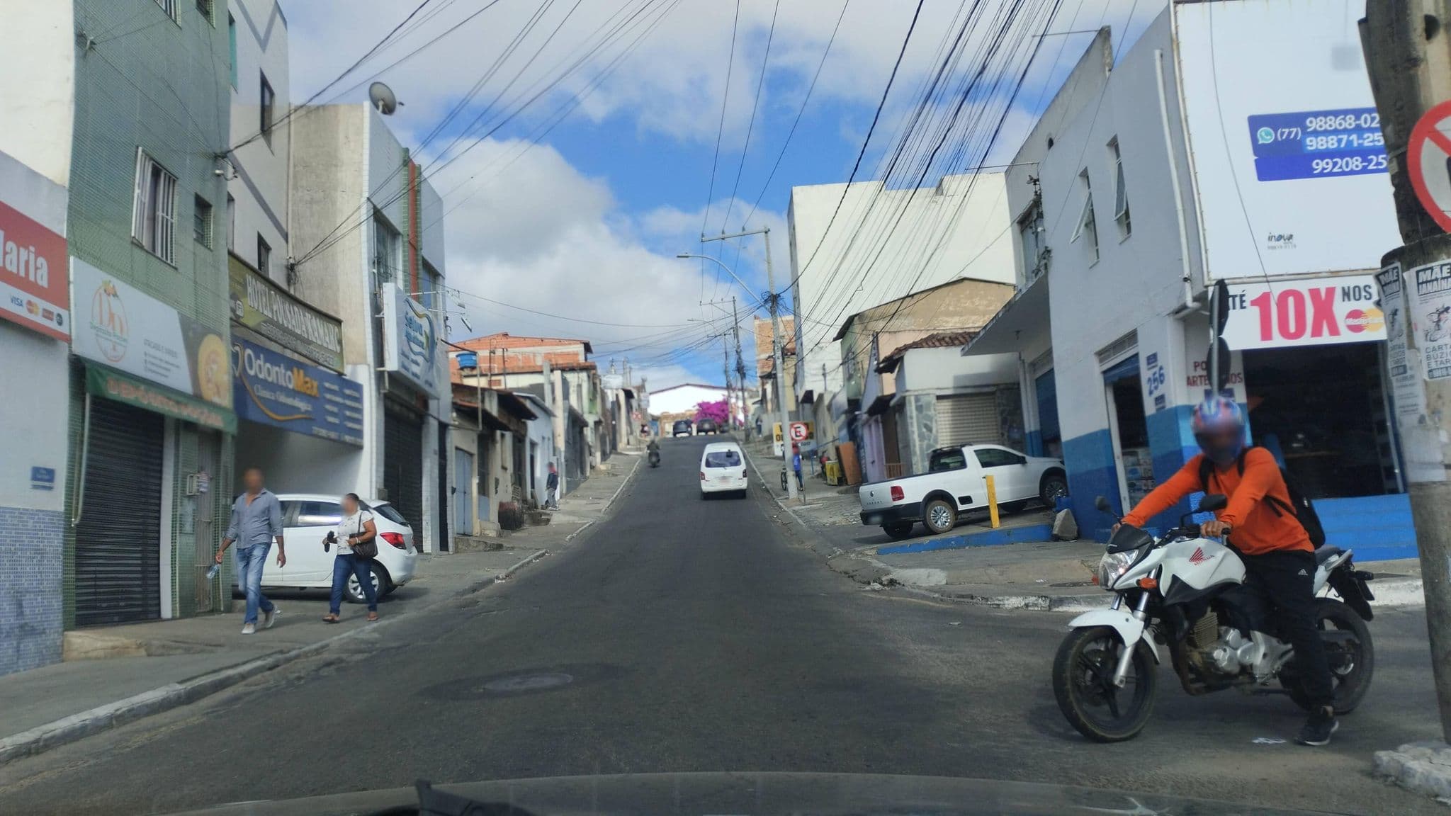 Street view near Hotel Pousada São Pedro, Vitória da Conquista — © Kaart_Local (CC BY-SA · Mapillary)