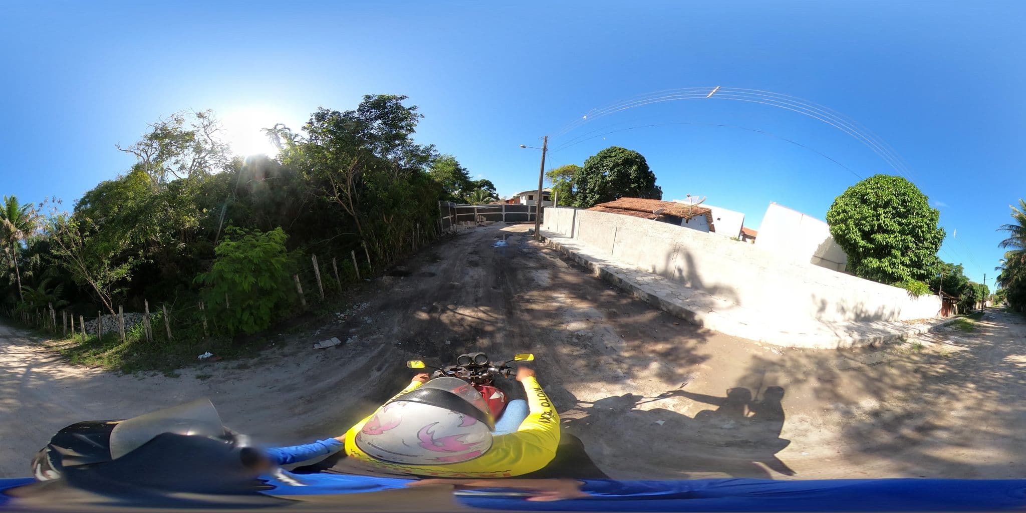 Street view near Pousada Marron Emilia, Santa Cruz Cabrália — © mauriciomensura (CC BY-SA · Mapillary)