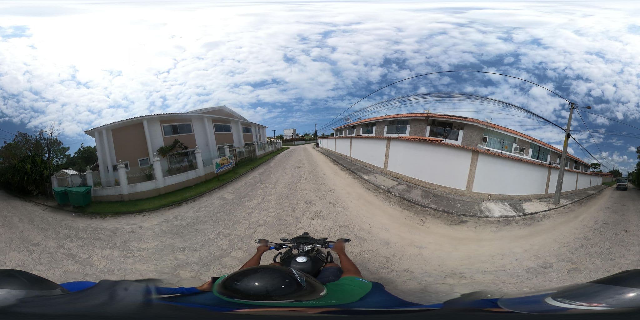 Street view near Morada dos Coqueiros Praia Hotel, Santa Cruz Cabrália — © mauriciomensura (CC BY-SA · Mapillary)