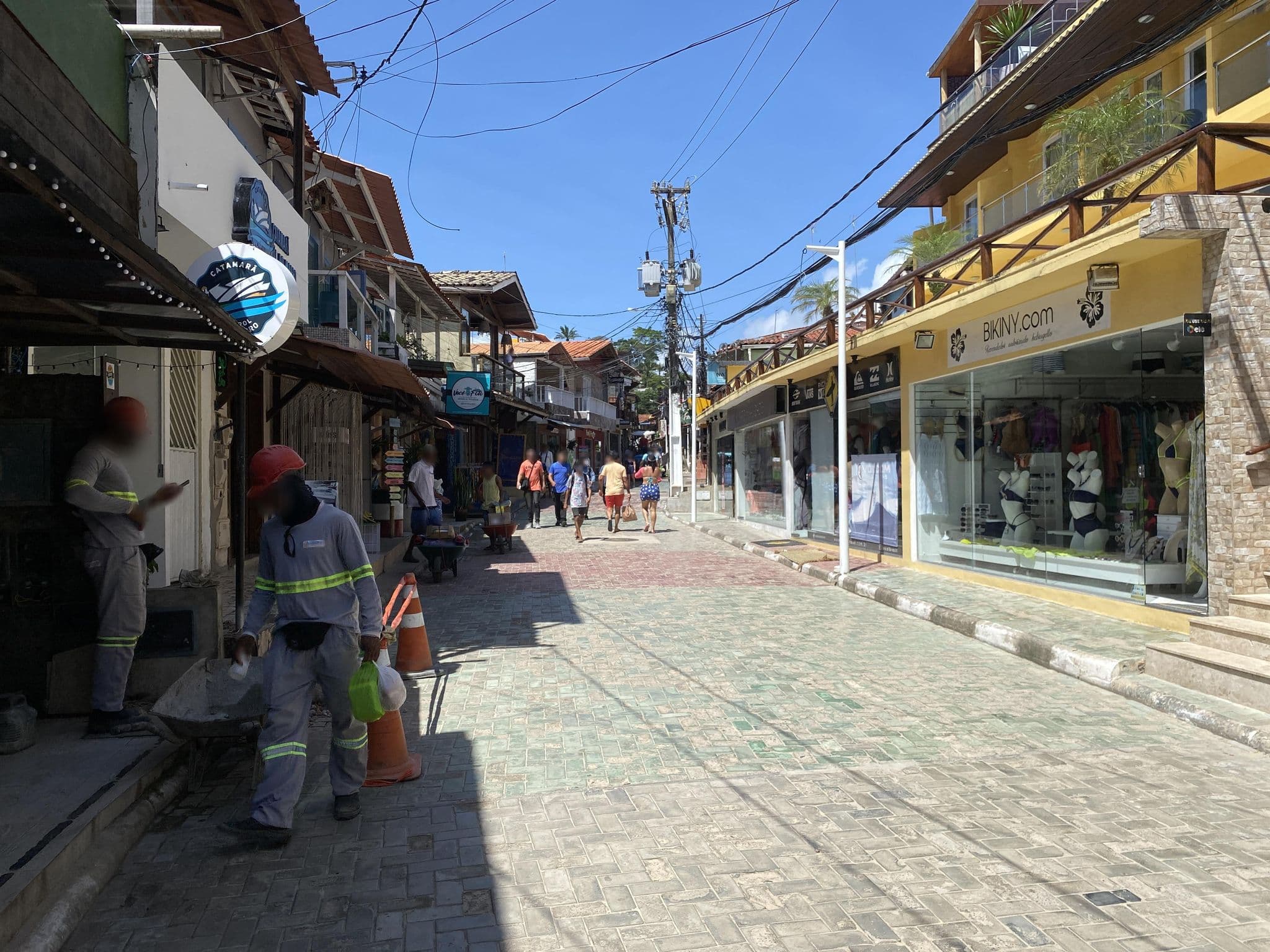 Street view near Pousada Vila dos Ventos, Valença — © qualhano (CC BY-SA · Mapillary)