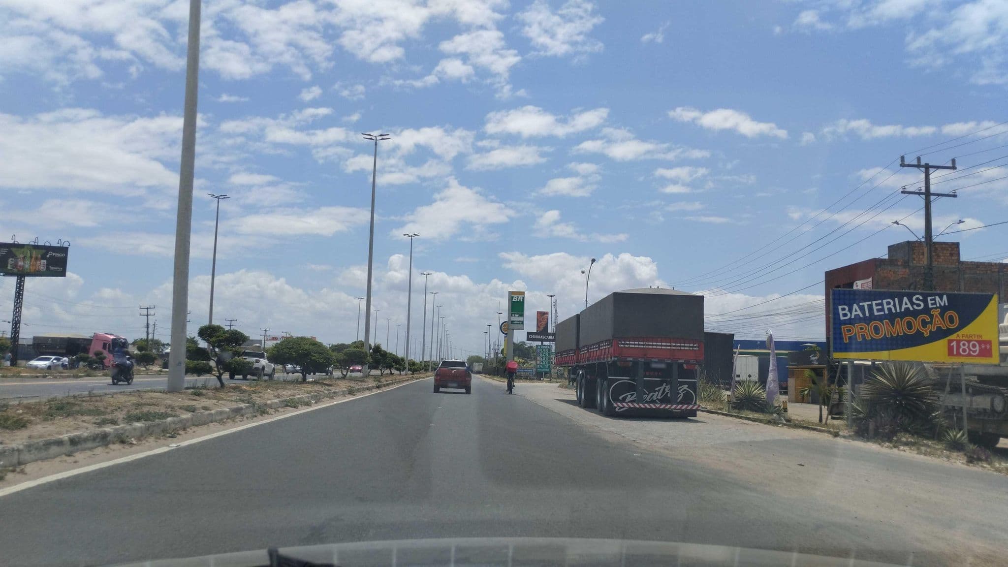 Street view near Hotel Tropical, Feira de Santana — © Kaart_Local (CC BY-SA · Mapillary)