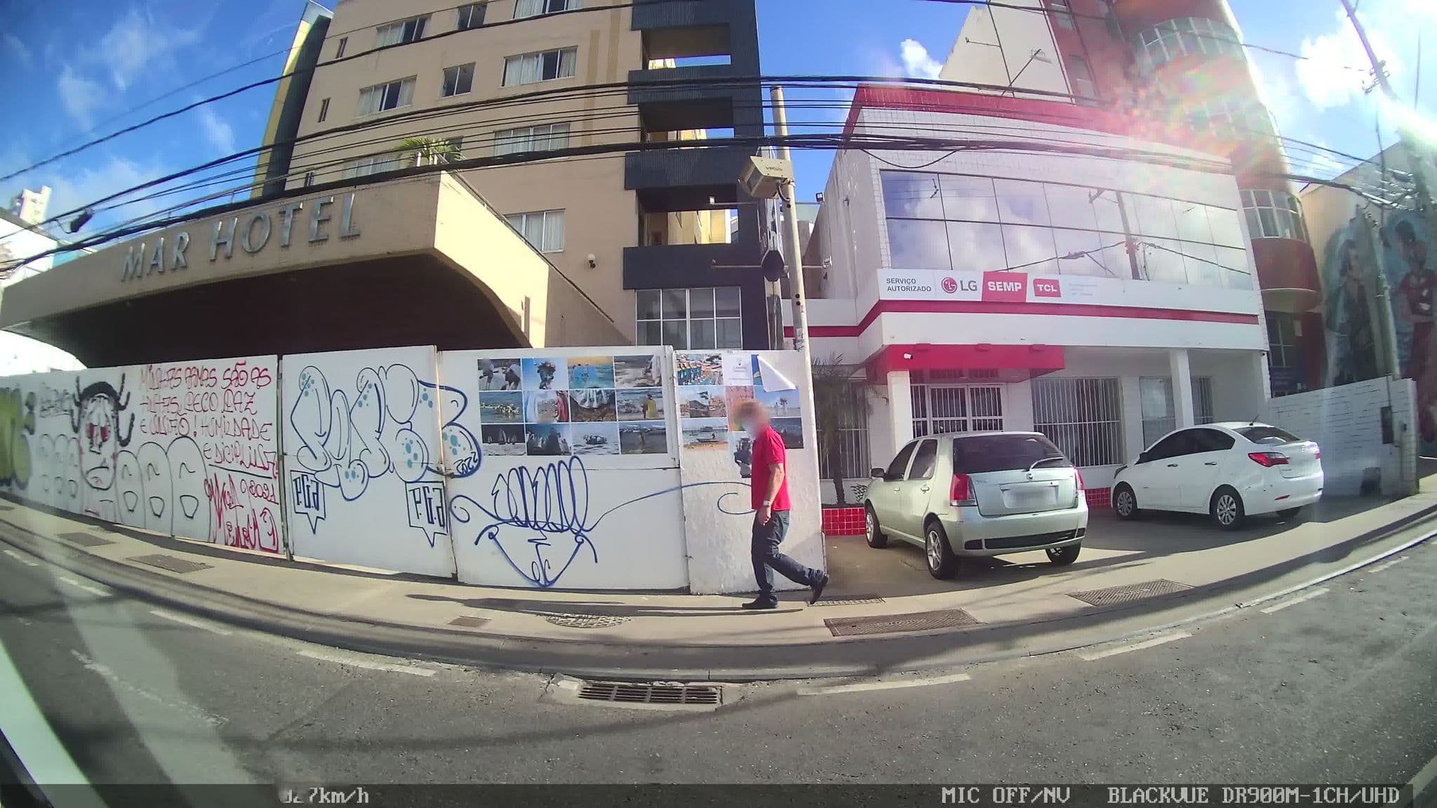 Street view near Piscina do mar hotel, Salvador — © kaart_2 (CC BY-SA · Mapillary)