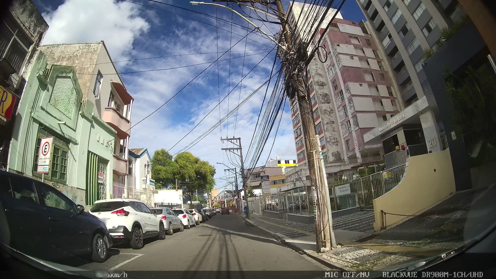 Street view near Apresul, Salvador — © kaart_2 (CC BY-SA · Mapillary)