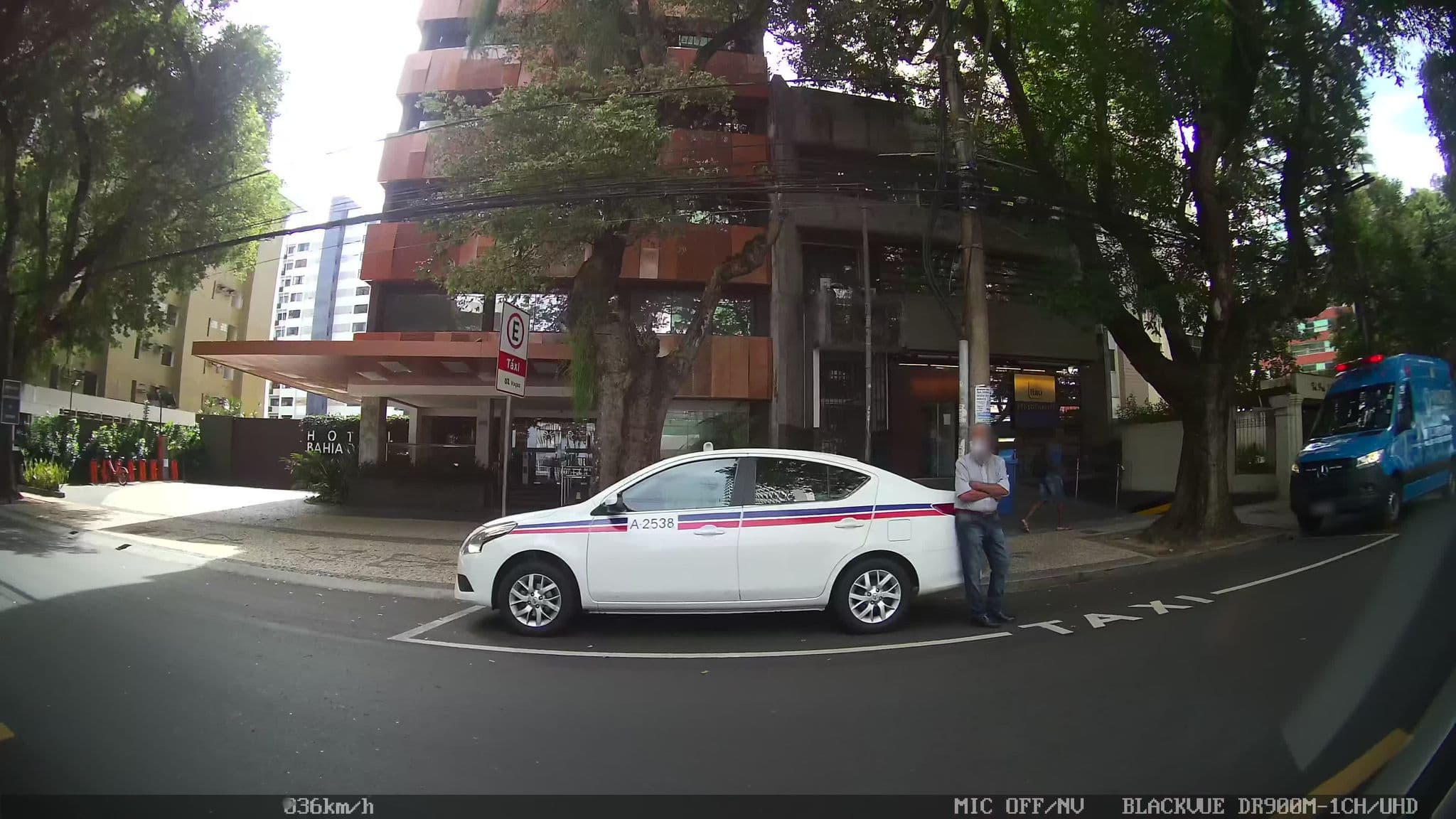 Street view near Hotel Vila Velha, Salvador — © kaart_2 (CC BY-SA · Mapillary)