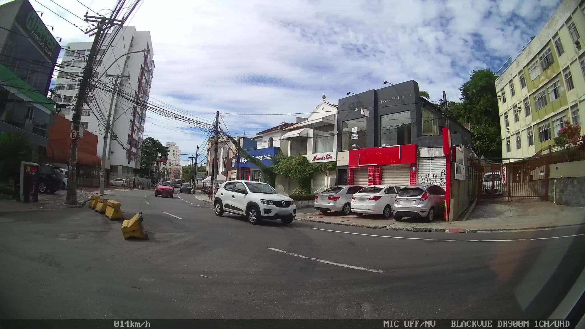 Street view near Salvadorms, Salvador — © kaart_2 (CC BY-SA · Mapillary)