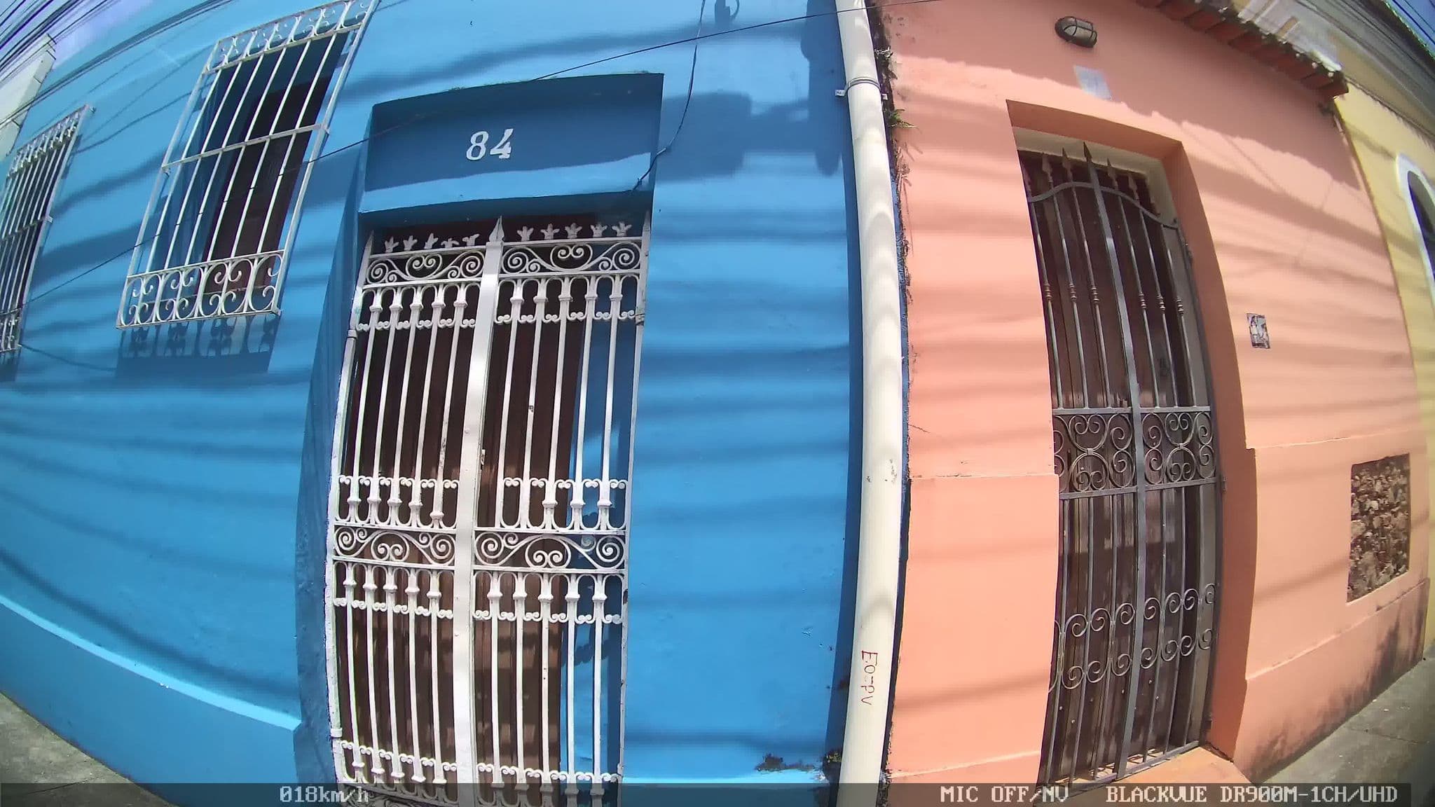 Street view near Chino Ramiro House Art, Salvador — © kaart_2 (CC BY-SA · Mapillary)