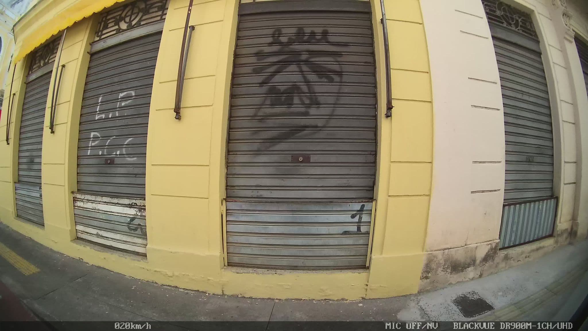 Street view near Cobreu Hostel, Salvador — © kaart_2 (CC BY-SA · Mapillary)