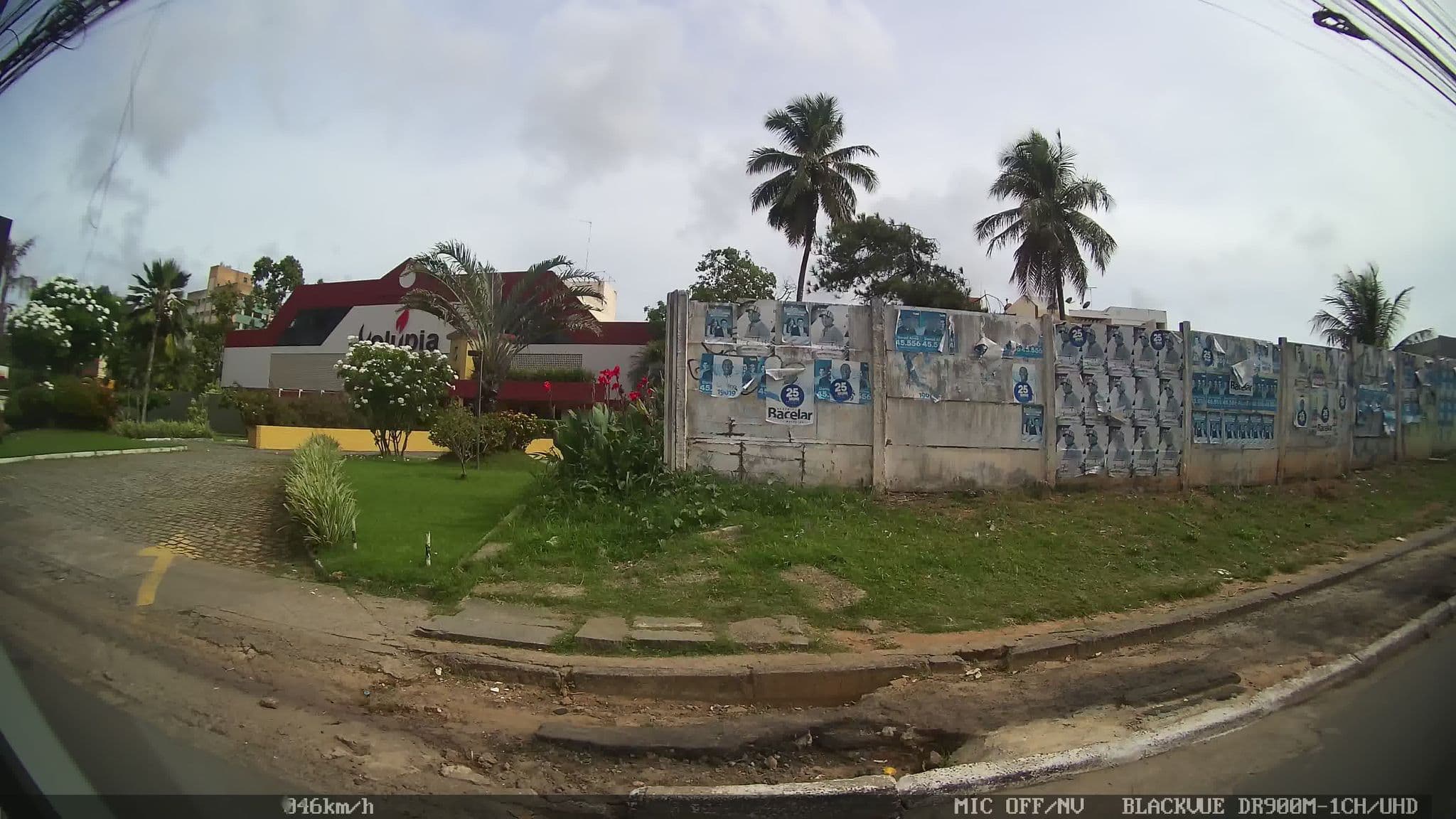 Street view near Motel Volúpia, Salvador — © kaart_2 (CC BY-SA · Mapillary)