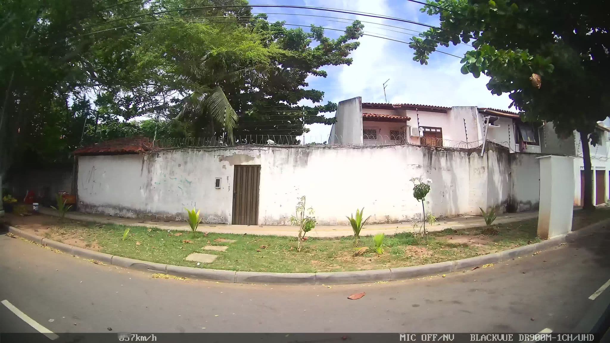 Street view near Toca da Raposa, Lauro de Freitas — © kaart_2 (CC BY-SA · Mapillary)