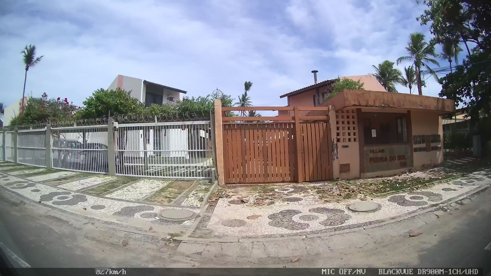 Street view near Village Beira Mar Salvador, Lauro de Freitas — © kaart_2 (CC BY-SA · Mapillary)