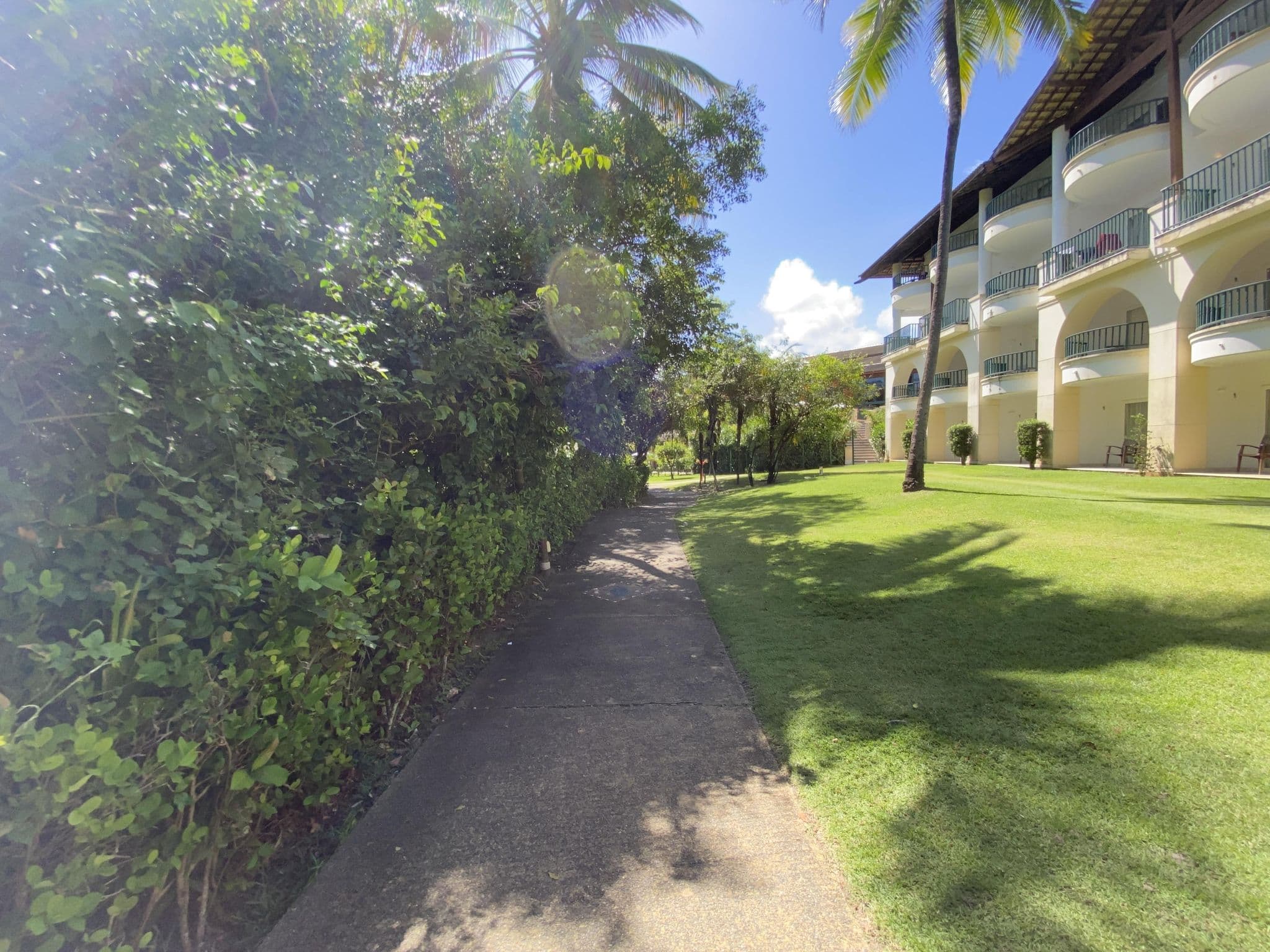 Street view near Quarto 2070 - Sauípe Park, Itanagra — © wesleygmartins (CC BY-SA · Mapillary)