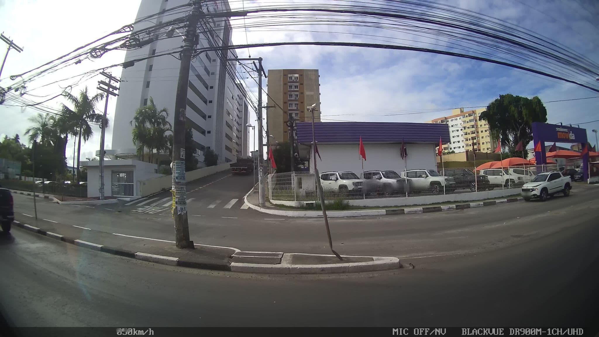 Street view near Room 202, Lauro de Freitas — © kaart_2 (CC BY-SA · Mapillary)