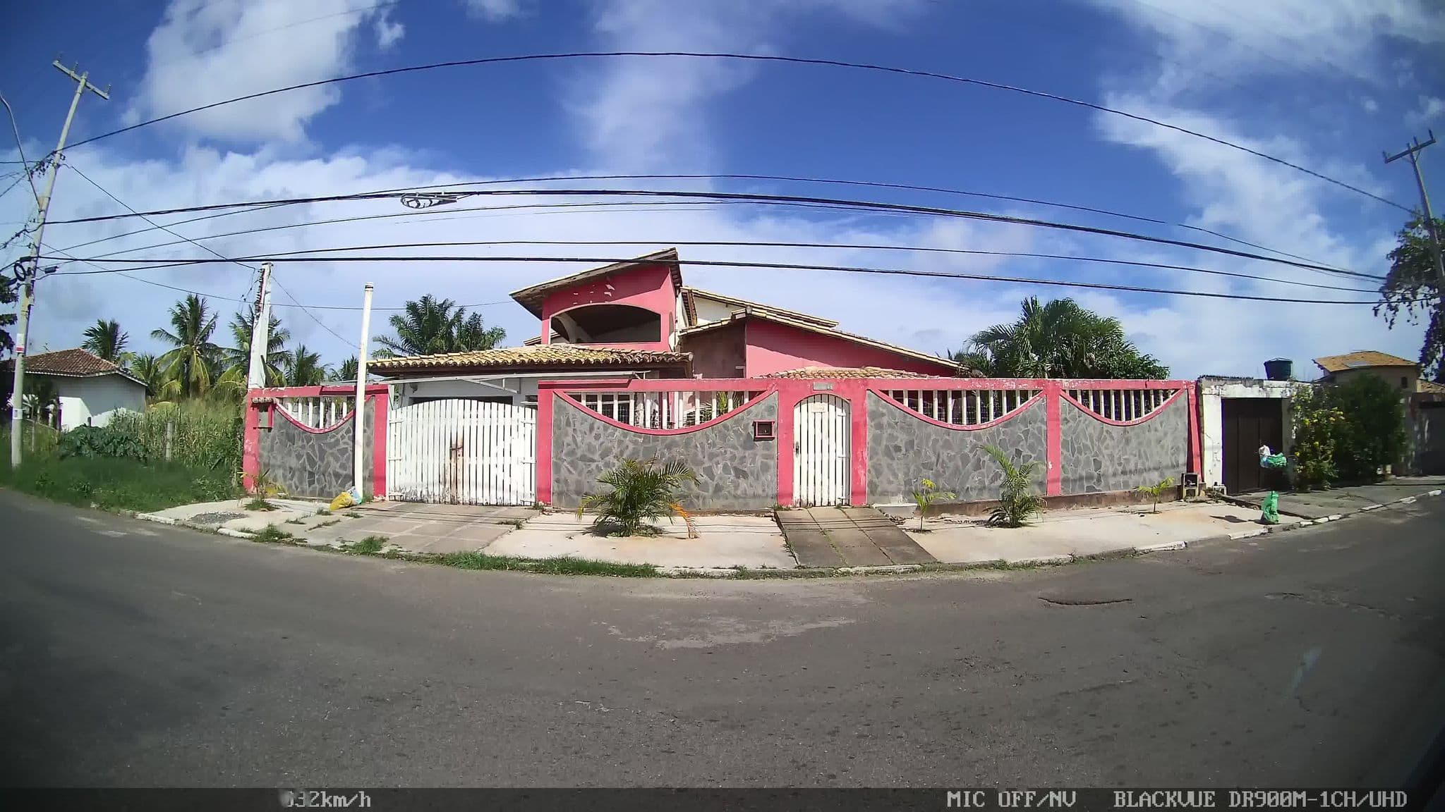 Street view near Hostel Mineiro, Lauro de Freitas — © kaart_2 (CC BY-SA · Mapillary)