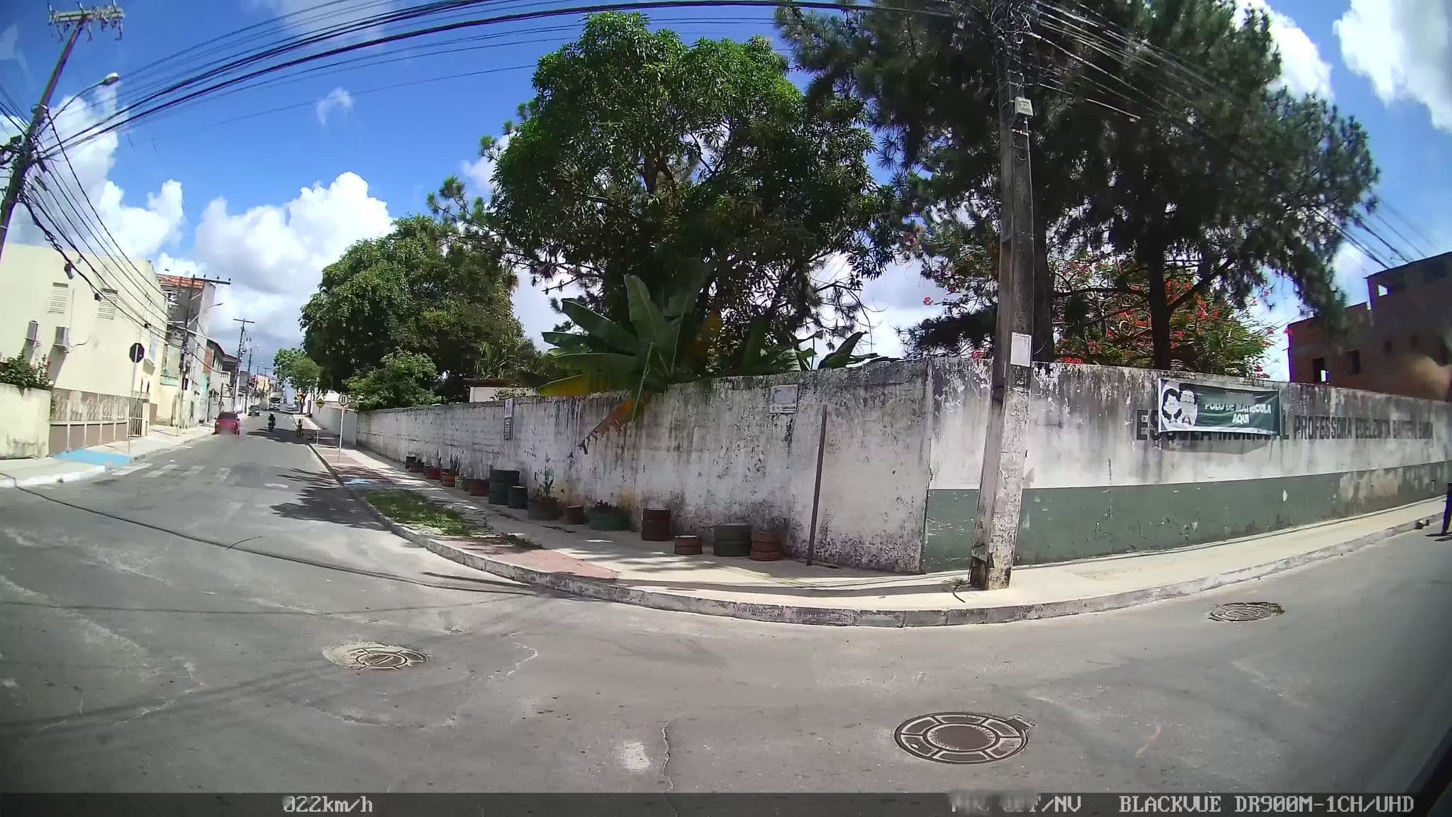 Street view near Marcelle Hotel, Camaçari — © kaart_2 (CC BY-SA · Mapillary)