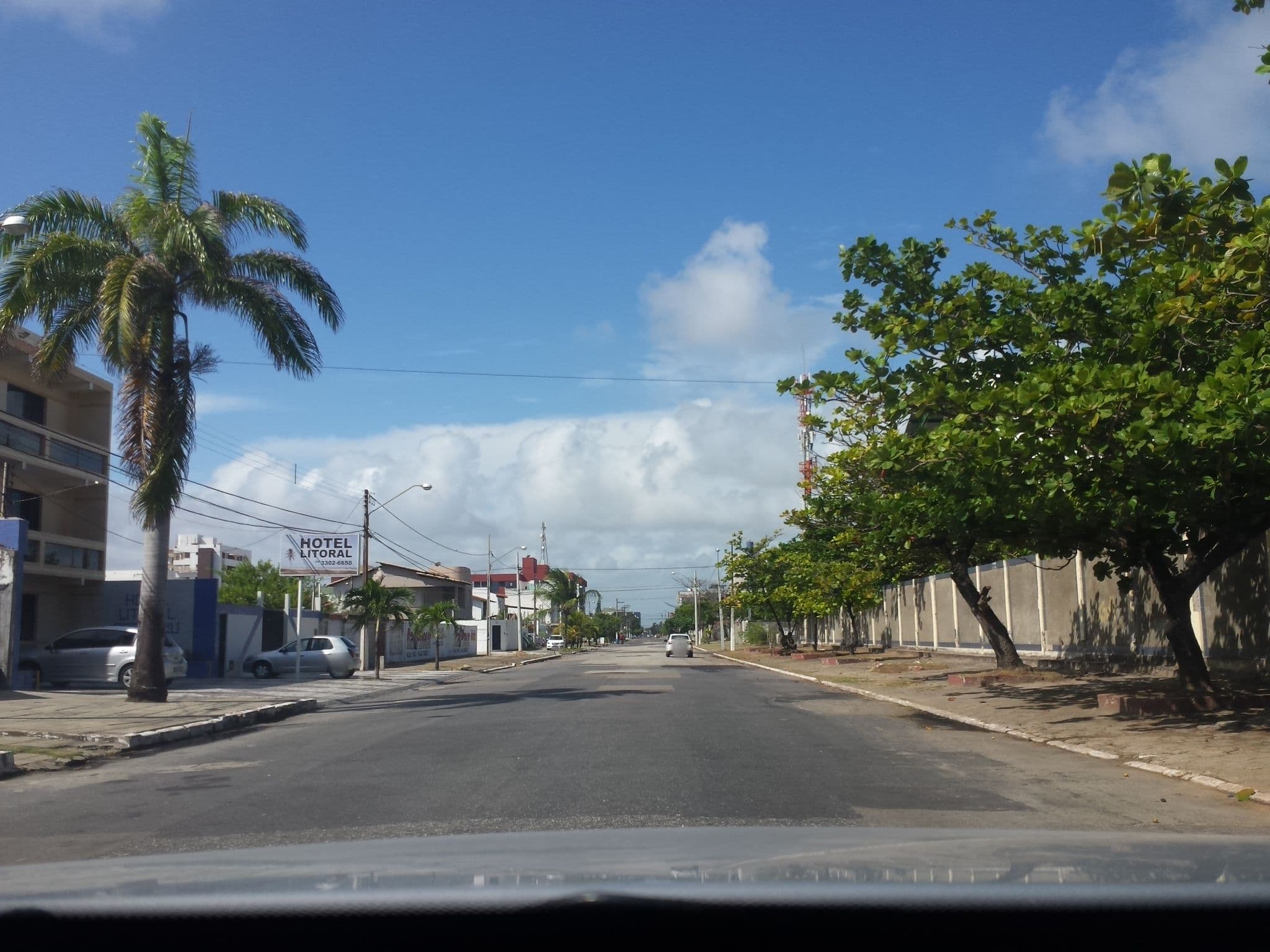 Street view near Hotel Litoral, Barra dos Coqueiros — © frchico (CC BY-SA · Mapillary)