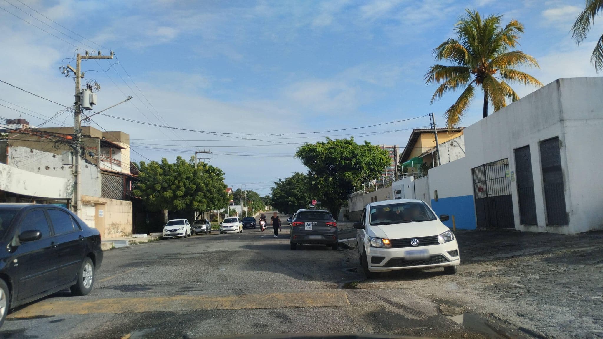 Street view near Anaue Hostel, Aracaju — © Kaart_Local (CC BY-SA · Mapillary)