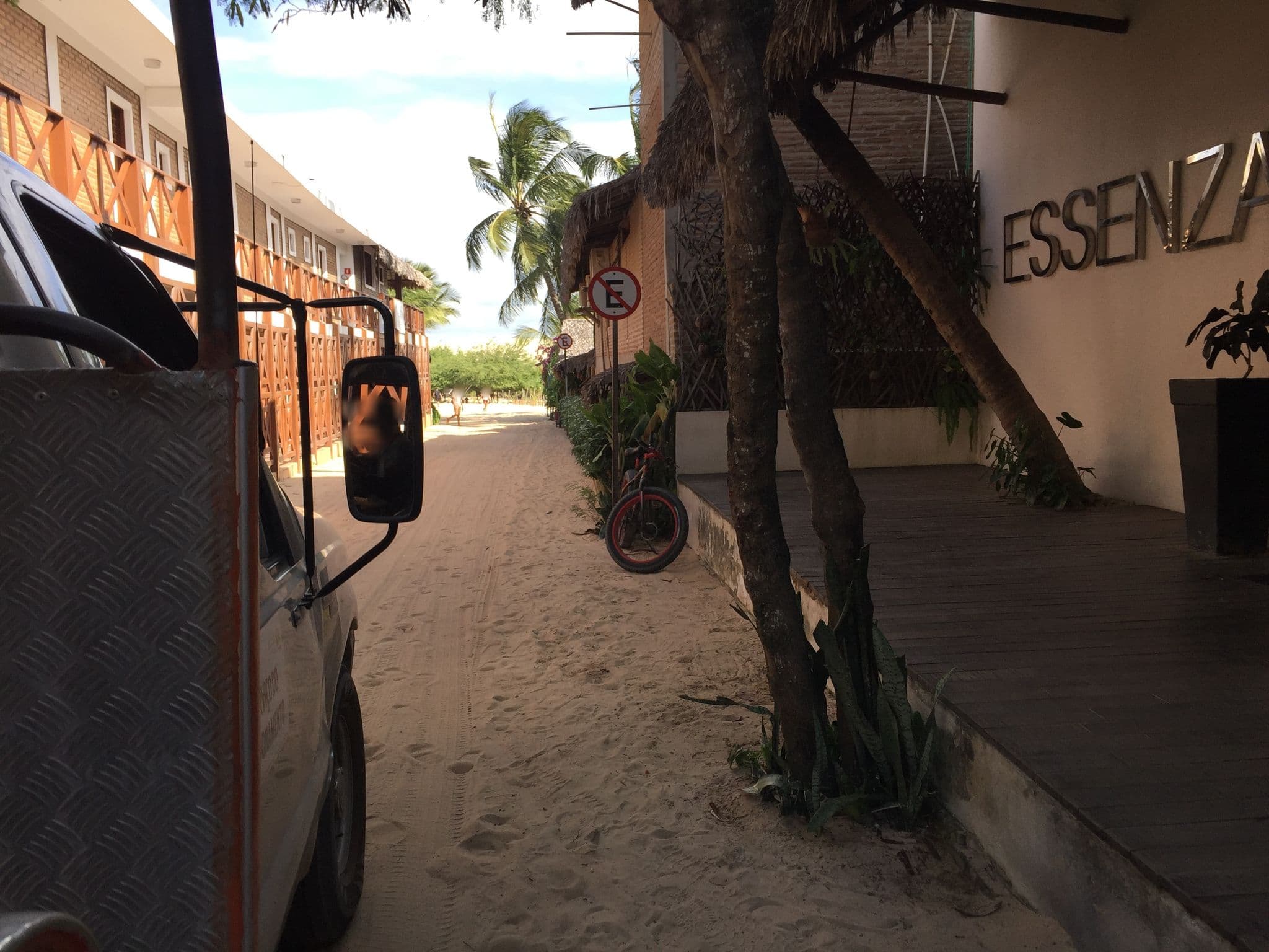 Street view near Pousada Chez Toi, Jijoca de Jericoacoara — © wander (CC BY-SA · Mapillary)