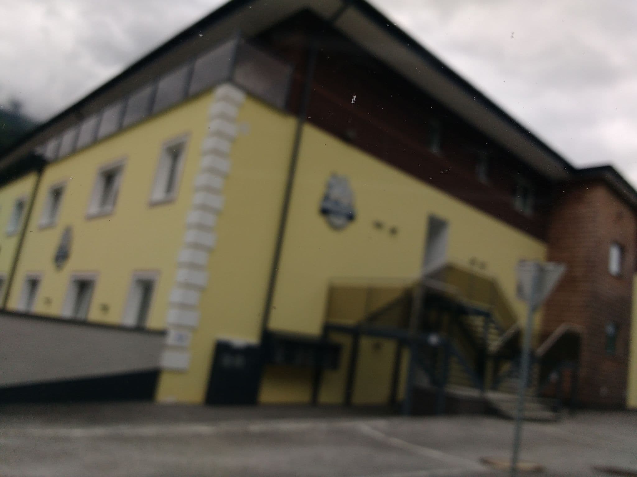 Street view near Familien- und Gruppenhotel Wolkensteinbär, Bramberg am Wildkogel — © thetornado76 (CC BY-SA · Mapillary)