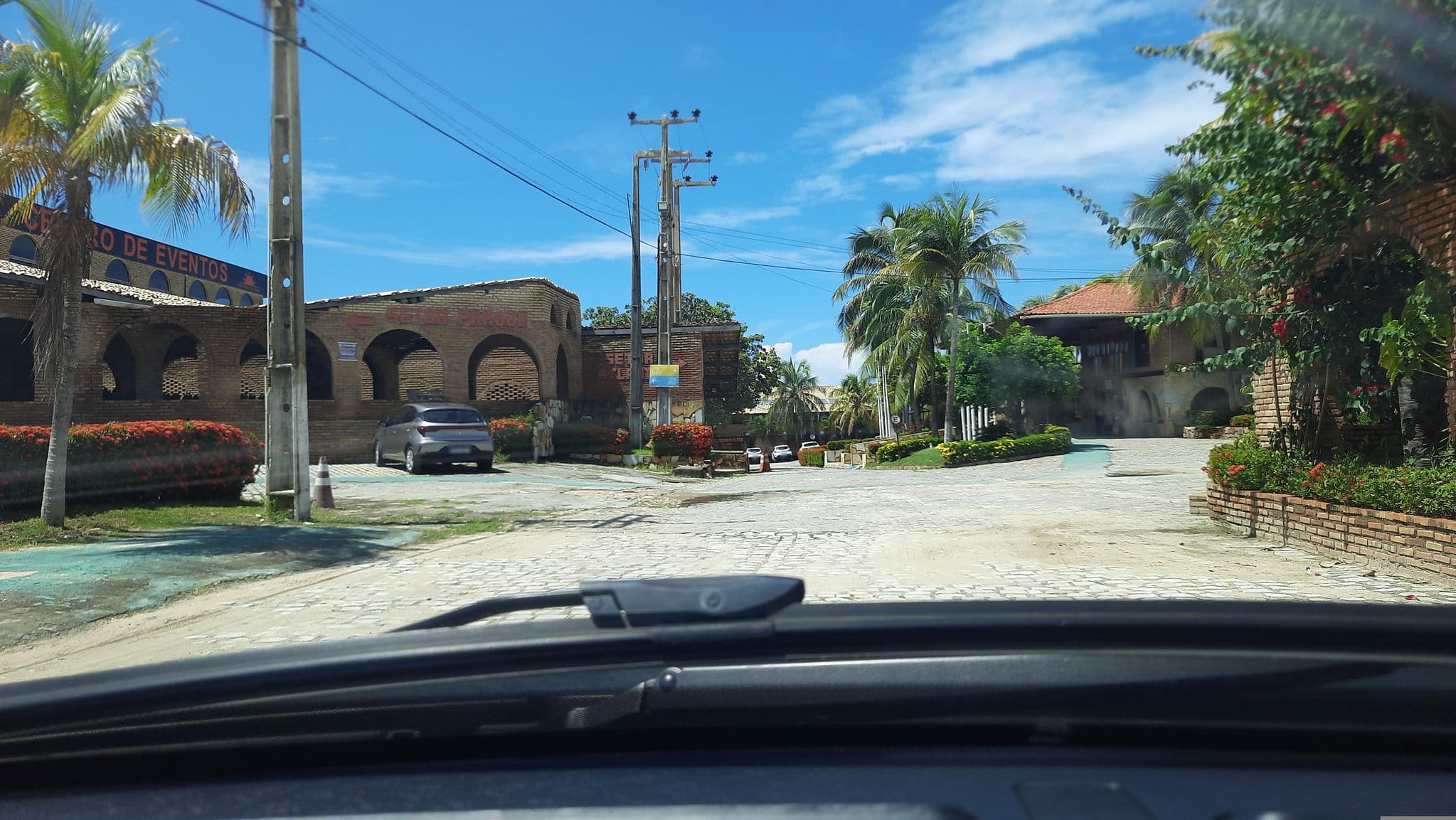 Street view near Vanranda do AP 206 - HOTEL COLISEUM, Beberibe — © alemenezes (CC BY-SA · Mapillary)