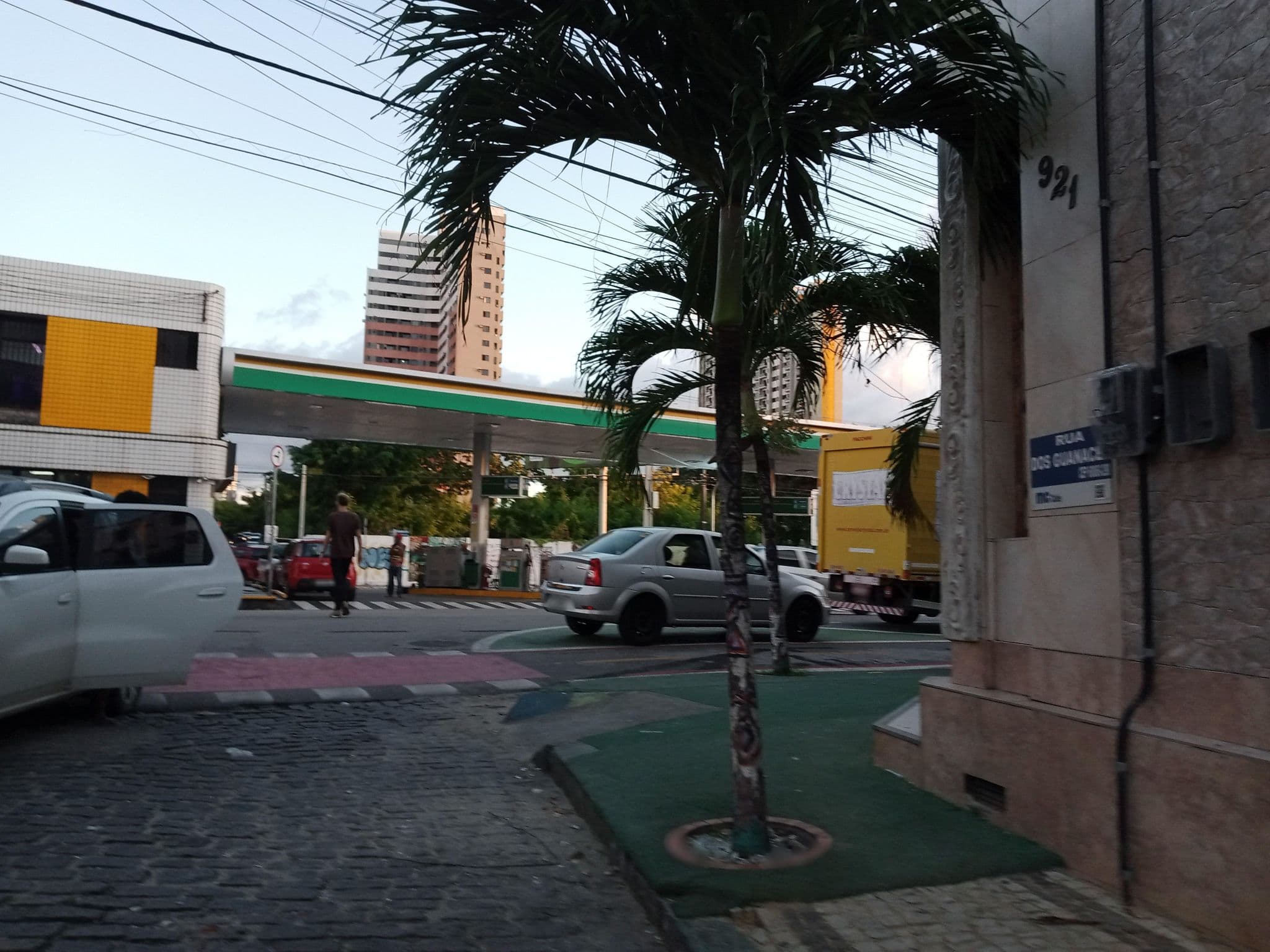 Street view near Pousada Del Sole, Fortaleza — © glorygloire (CC BY-SA · Mapillary)