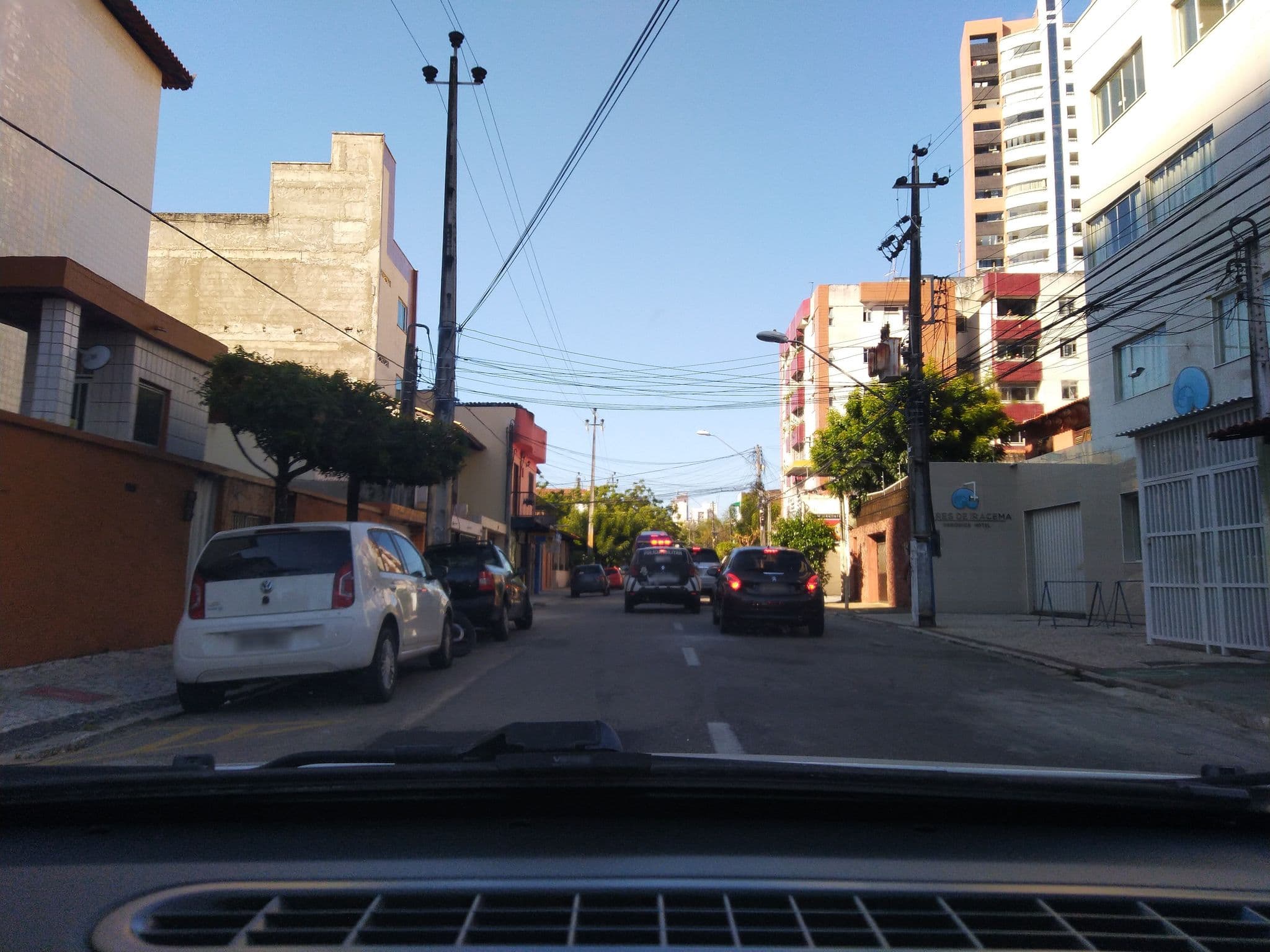 Street view near Mares de Iracema Residence Hotel, Fortaleza — © jcarlosce (CC BY-SA · Mapillary)