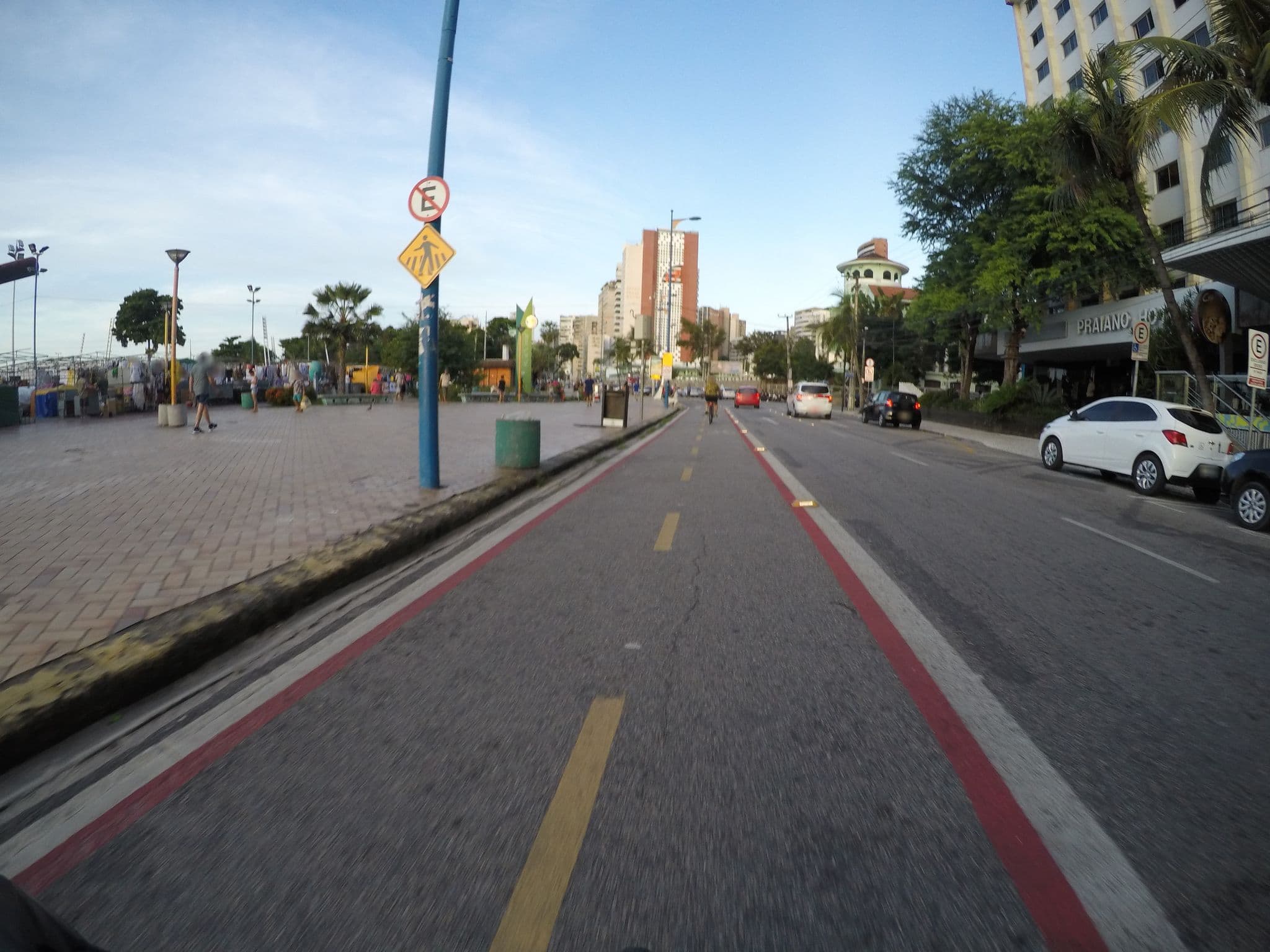 Street view near Praiano Hotel - Coffee Break, Fortaleza — © alvesfelipe (CC BY-SA · Mapillary)