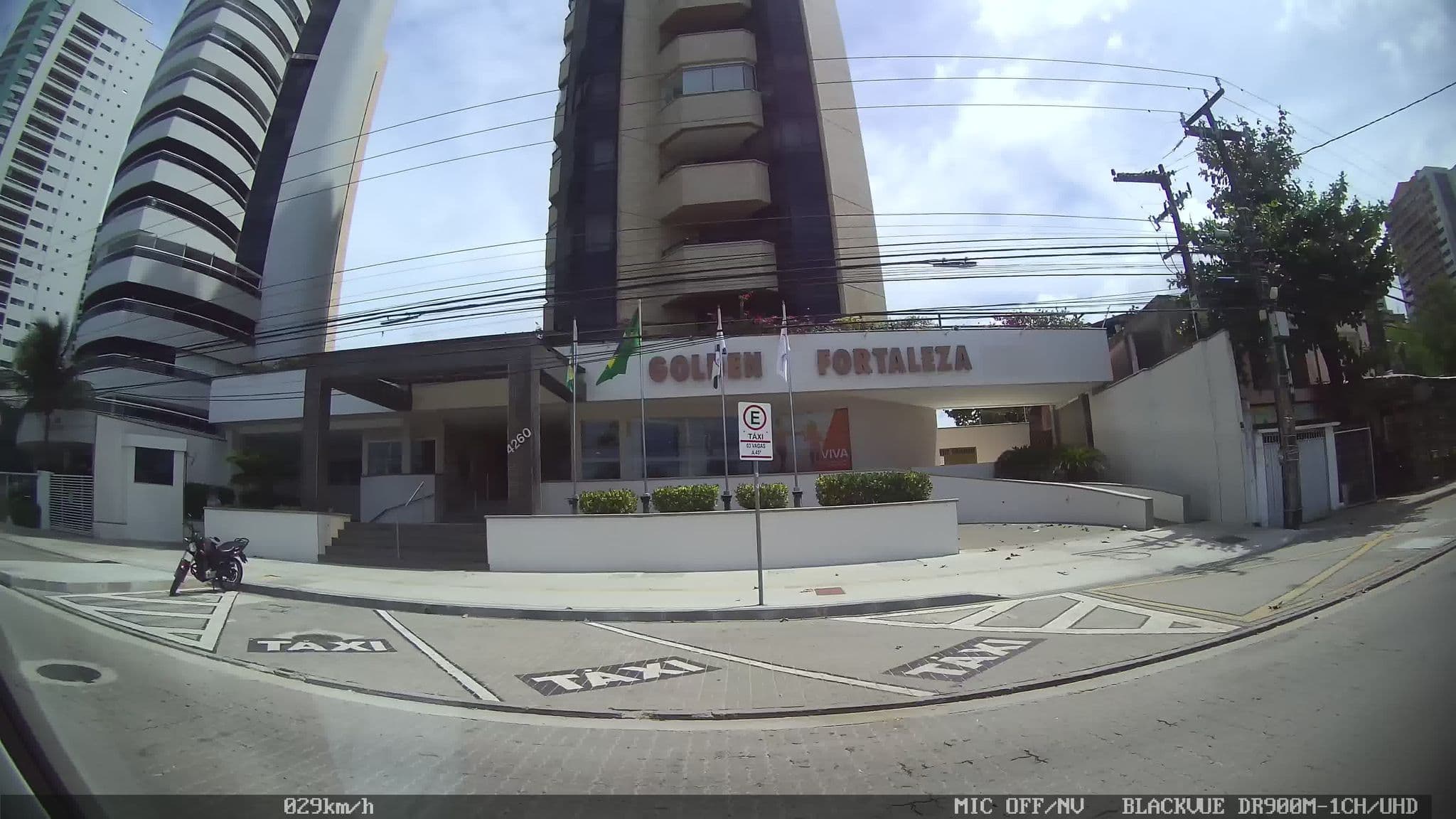 Street view near Golden Fortaleza Flat, Fortaleza — © kaart_1 (CC BY-SA · Mapillary)