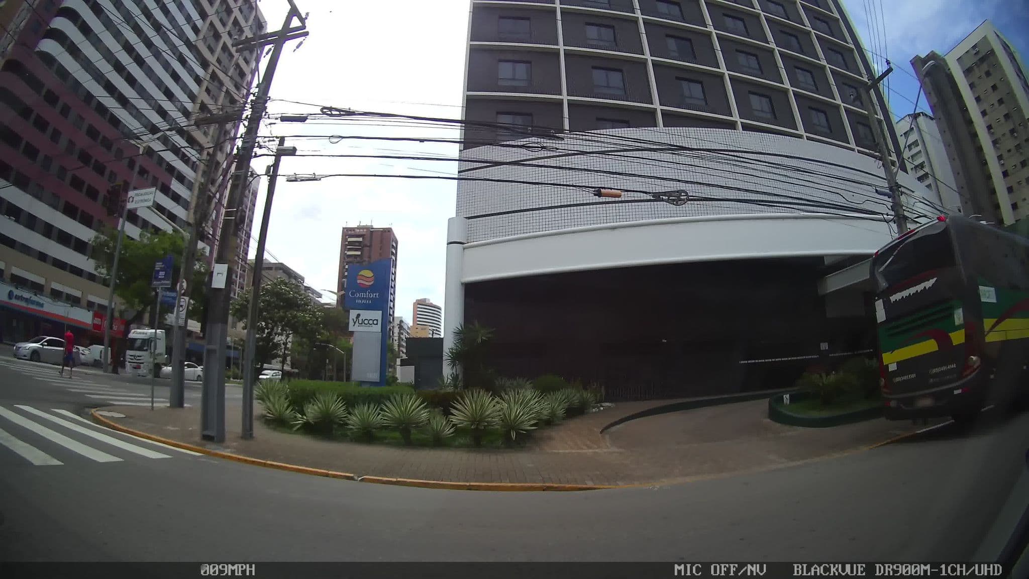 Street view near Hotel Comfort Fortaleza, Fortaleza — © kaart_1 (CC BY-SA · Mapillary)