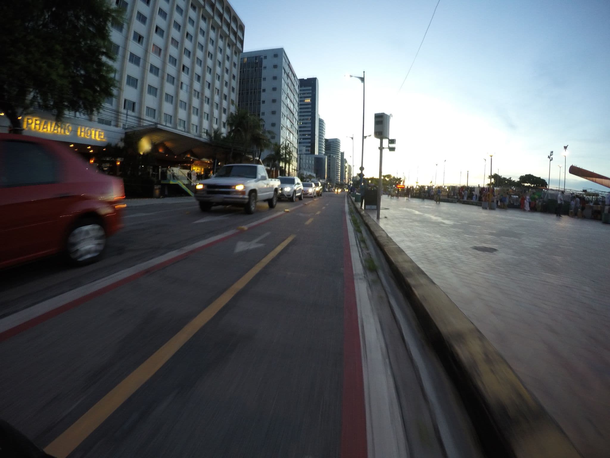 Street view near Praiano Palace Hotel Fortaleza, Fortaleza — © alvesfelipe (CC BY-SA · Mapillary)