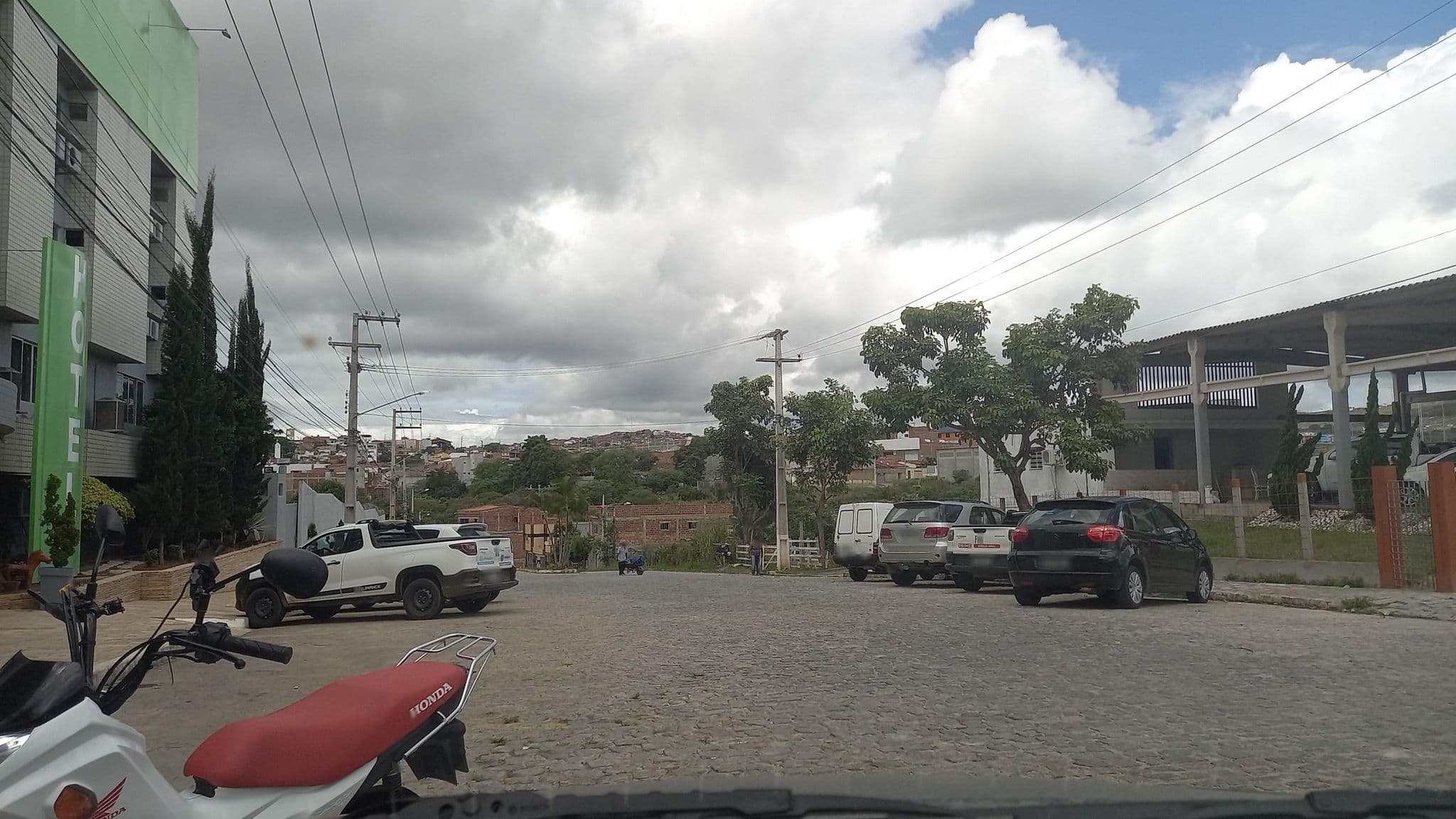 Street view near Caruaru Pallace Hotel, Caruaru — © raphaelmirc (CC BY-SA · Mapillary)