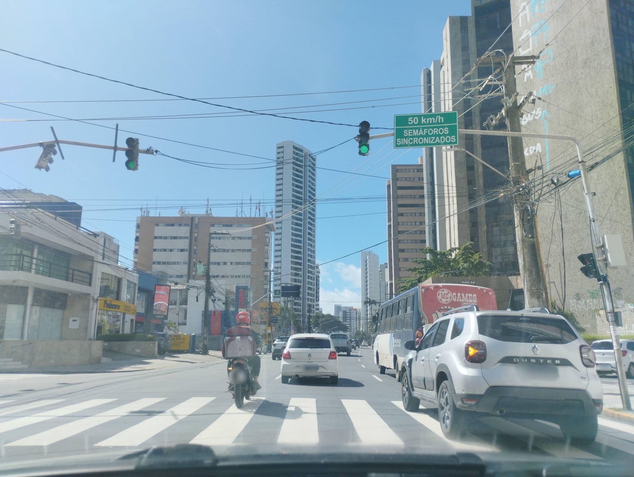 Street view near Room 601 Hotel Dorisol, Jaboatão dos Guararapes — © raphaelmirc (CC BY-SA · Mapillary)