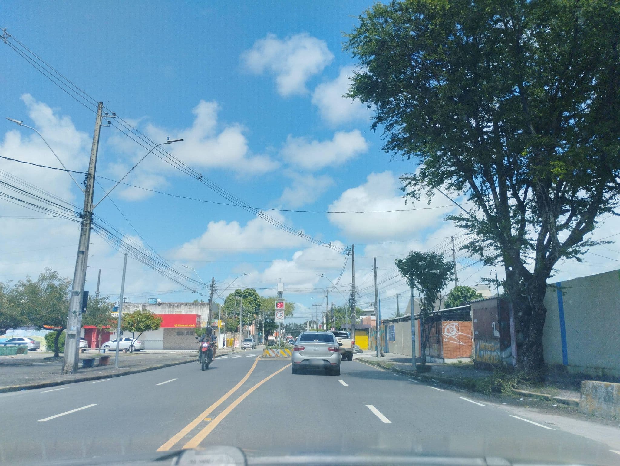 Street view near Hotel Delírius(motel), Recife — © raphaelmirc (CC BY-SA · Mapillary)