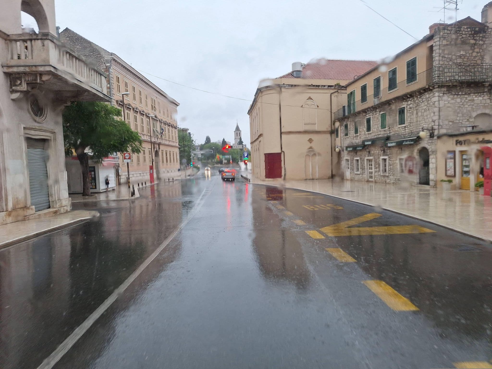 Street view near Adriatic Suites, Šibenik — © hoseandres (CC BY-SA · Mapillary)