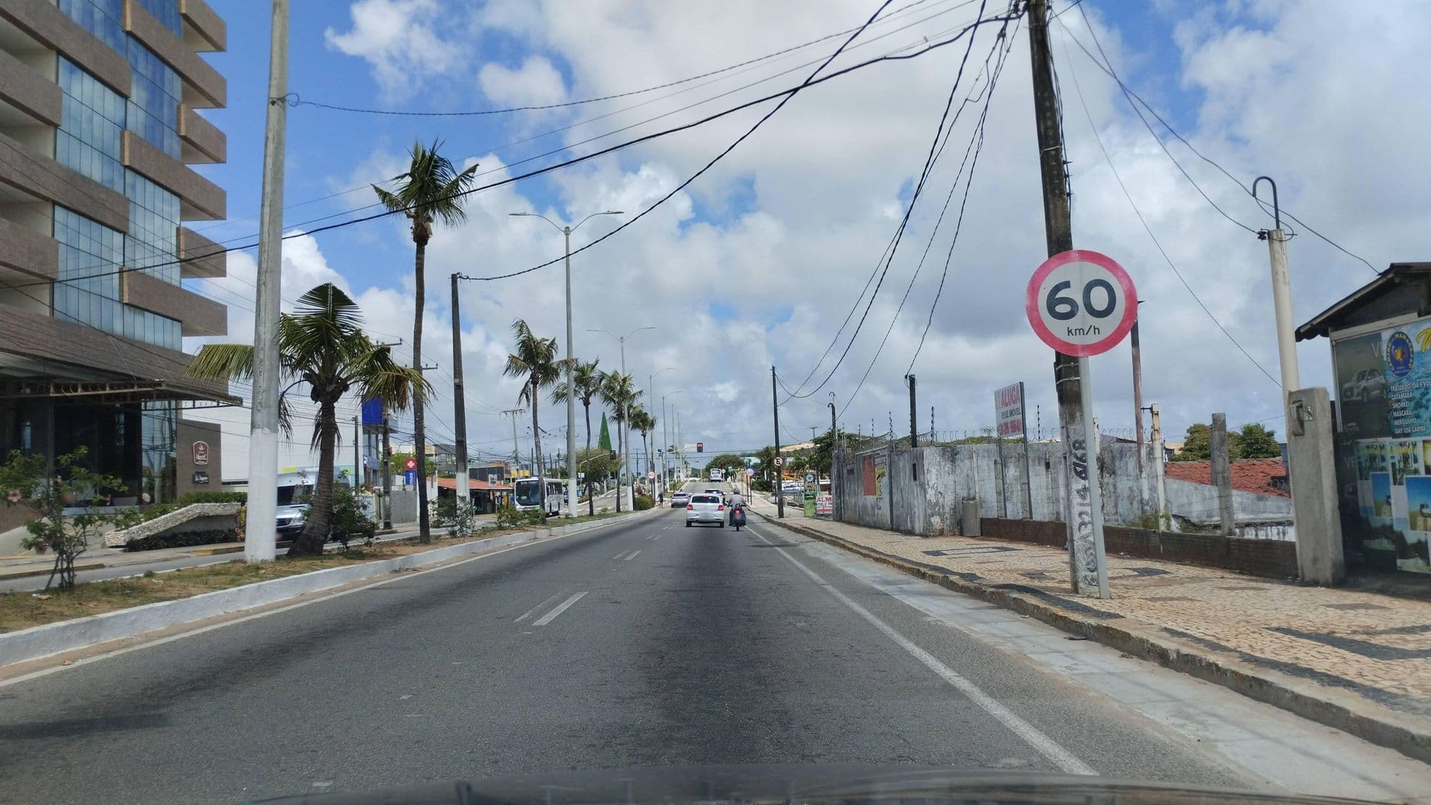 Street view near Hotel Esmeralda, Natal — © Kaart_Local (CC BY-SA · Mapillary)