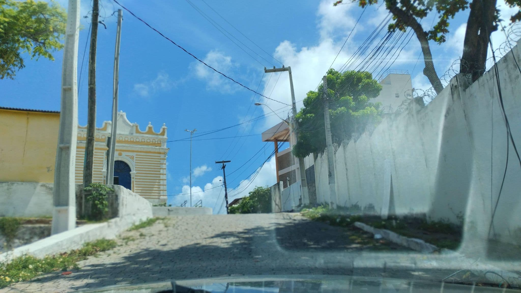 Street view near Hotel Punaú, Natal — © Kaart_Local (CC BY-SA · Mapillary)