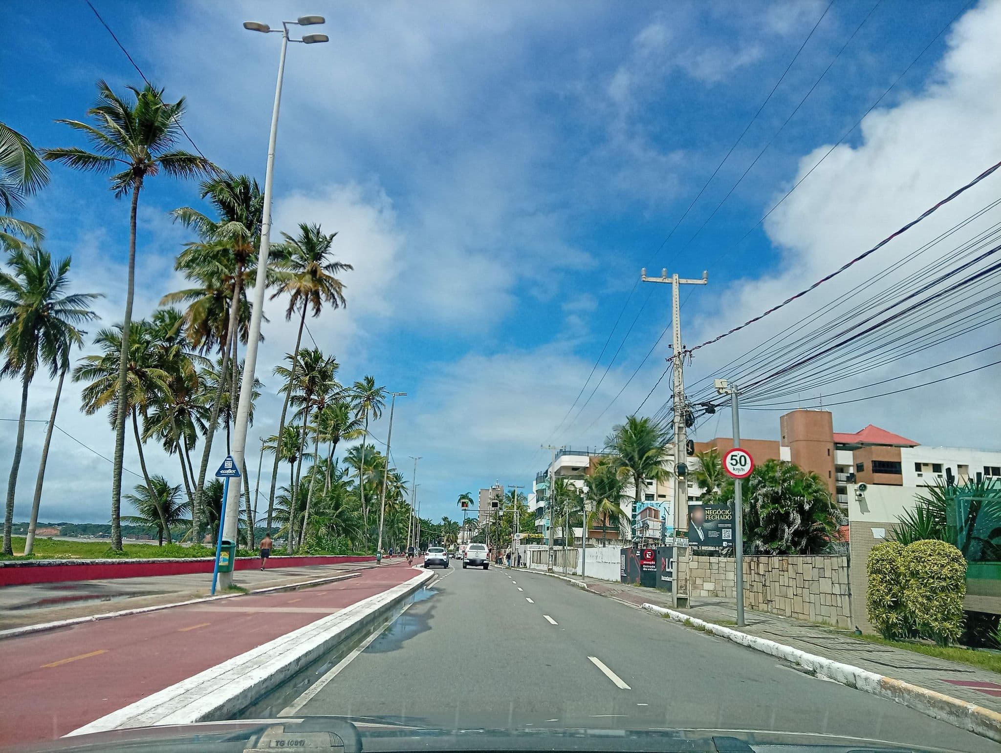 Street view near Quality Hotel João Pessoa, João Pessoa — © raphaelmirc (CC BY-SA · Mapillary)
