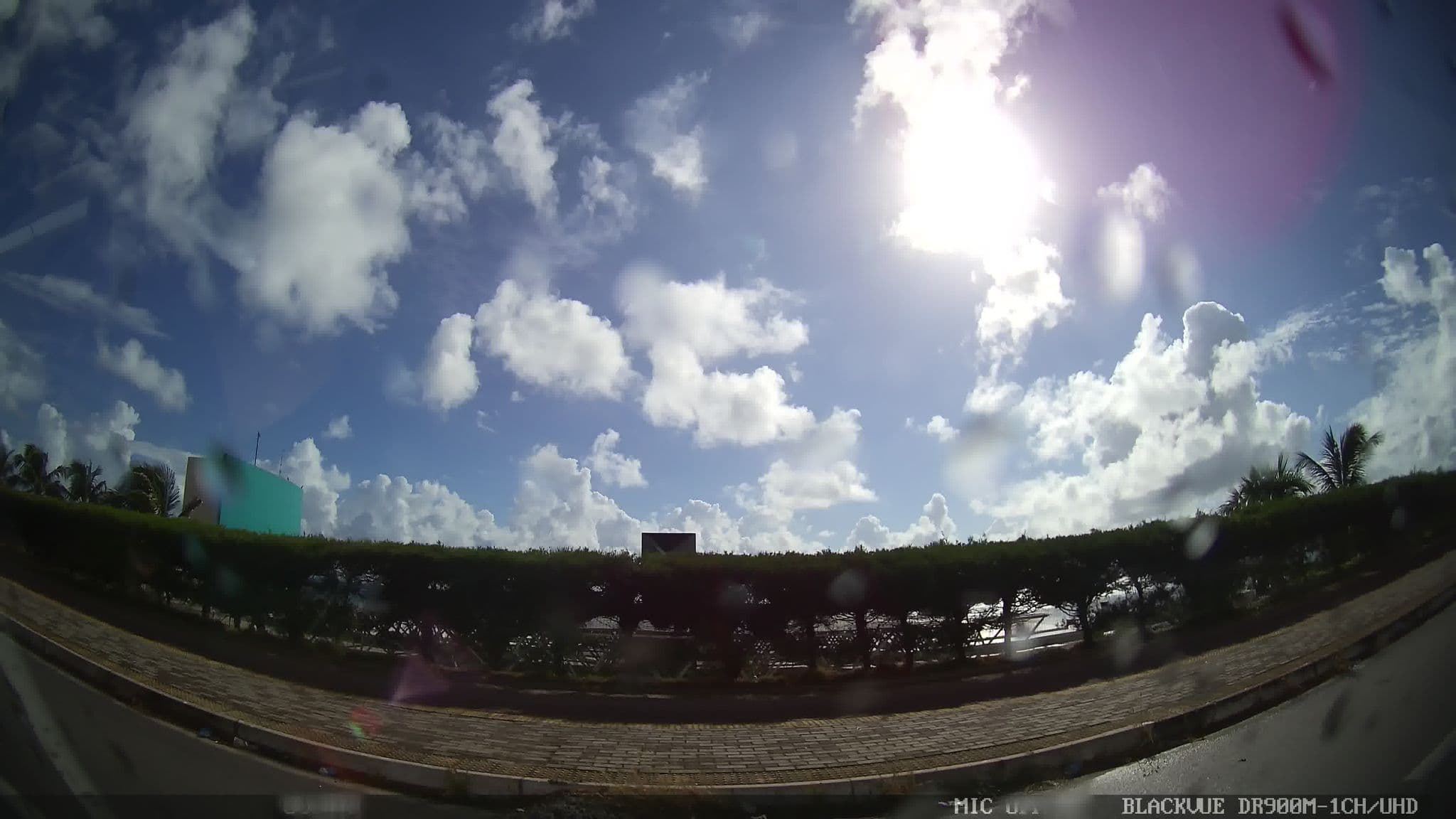 Street view near Ocean Palace Beach Resort & Bungalows, Natal — © kaart_4 (CC BY-SA · Mapillary)
