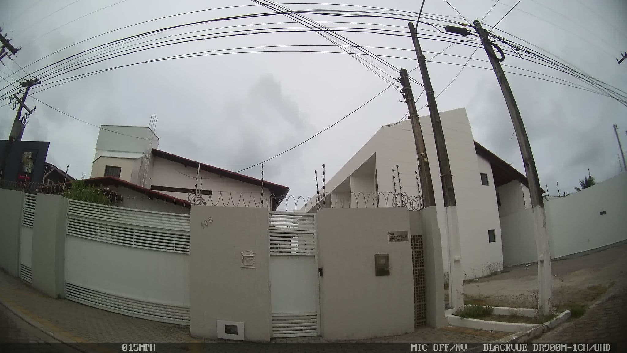 Street view near Pousada Marítimos, Natal — © kaart_4 (CC BY-SA · Mapillary)