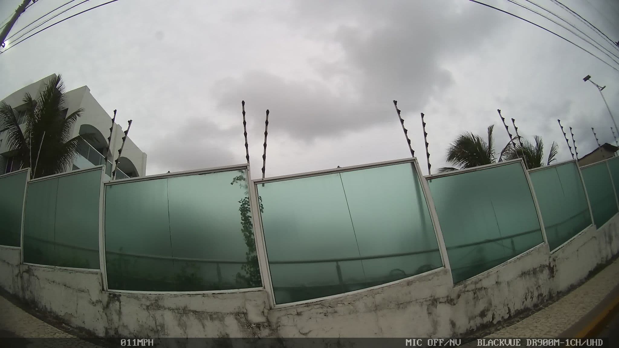 Street view near Chambertin Ponta Negra Beach Residence, Natal — © kaart_4 (CC BY-SA · Mapillary)