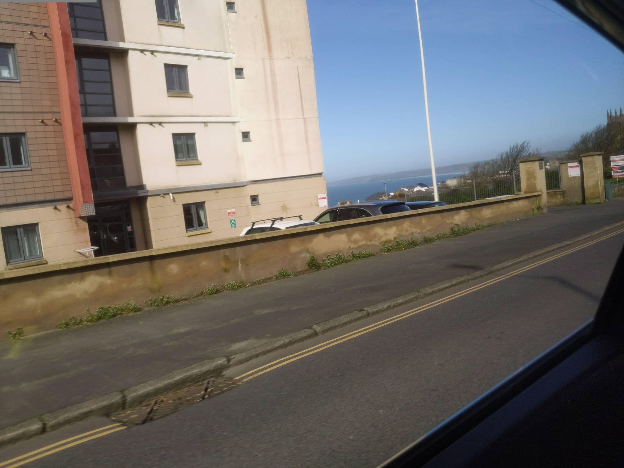 Street view near Newquay Horizons Apartments, Newquay — © WaggyDog (CC BY-SA · Mapillary)