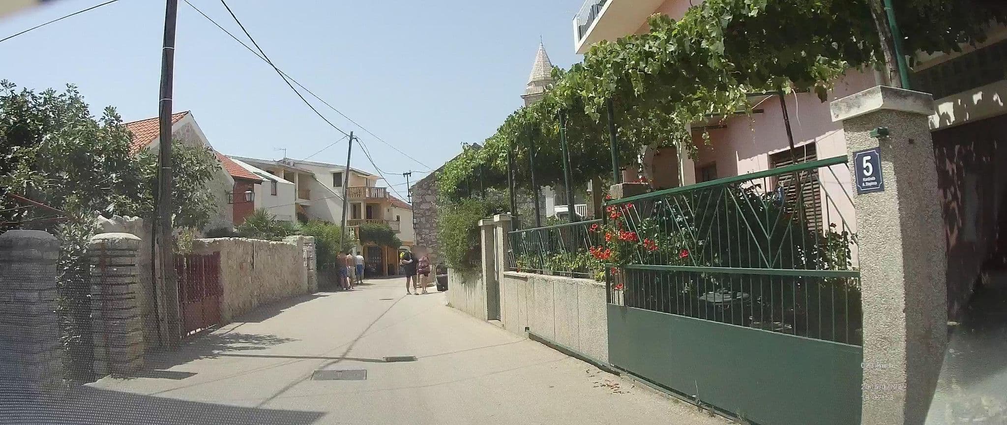 Street view near Vulin Apartments, Pakoštane — © idelac (CC BY-SA · Mapillary)