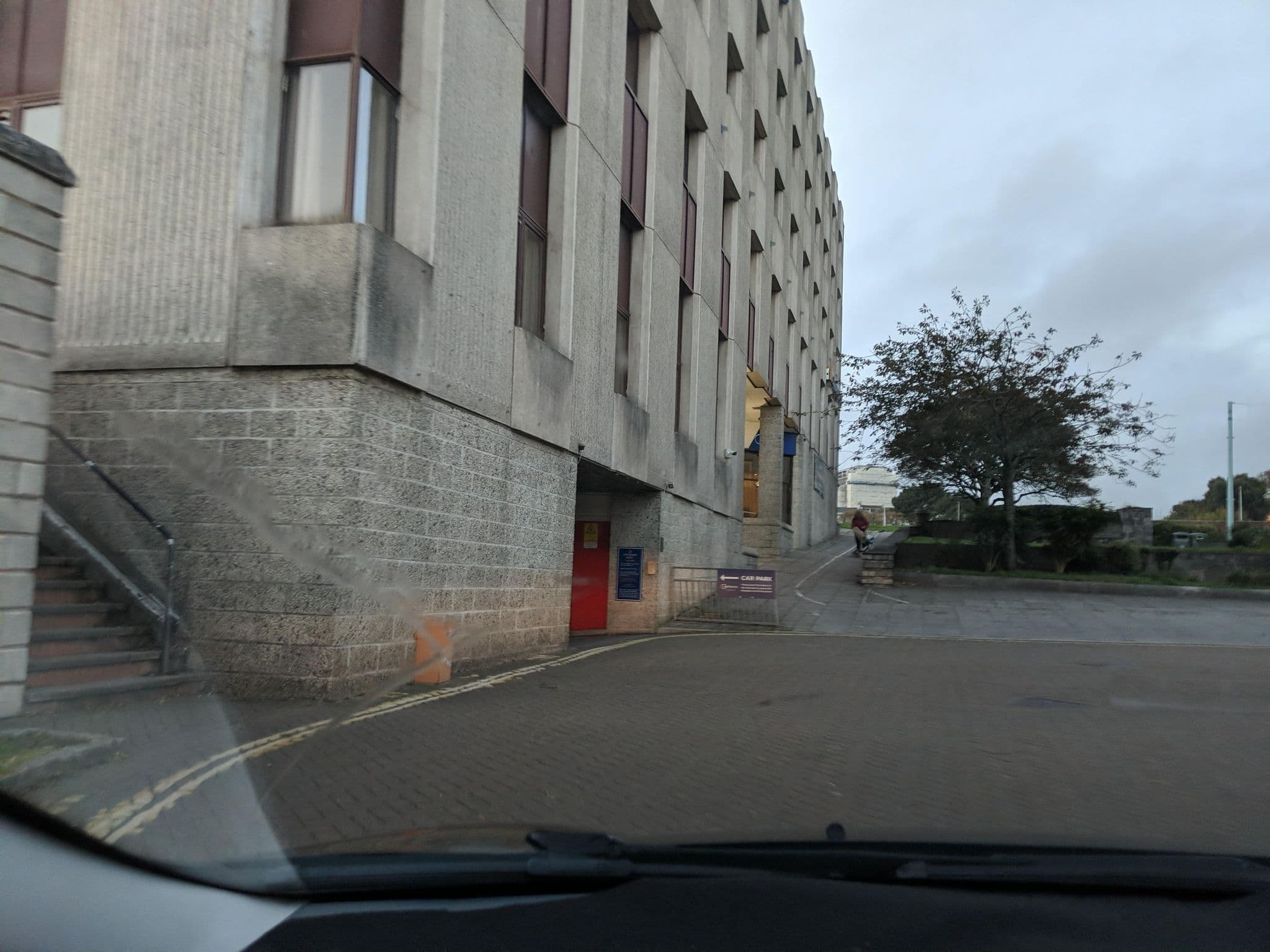 Street view near Copthorne Hotel, Plymouth — © WaggyDog (CC BY-SA · Mapillary)