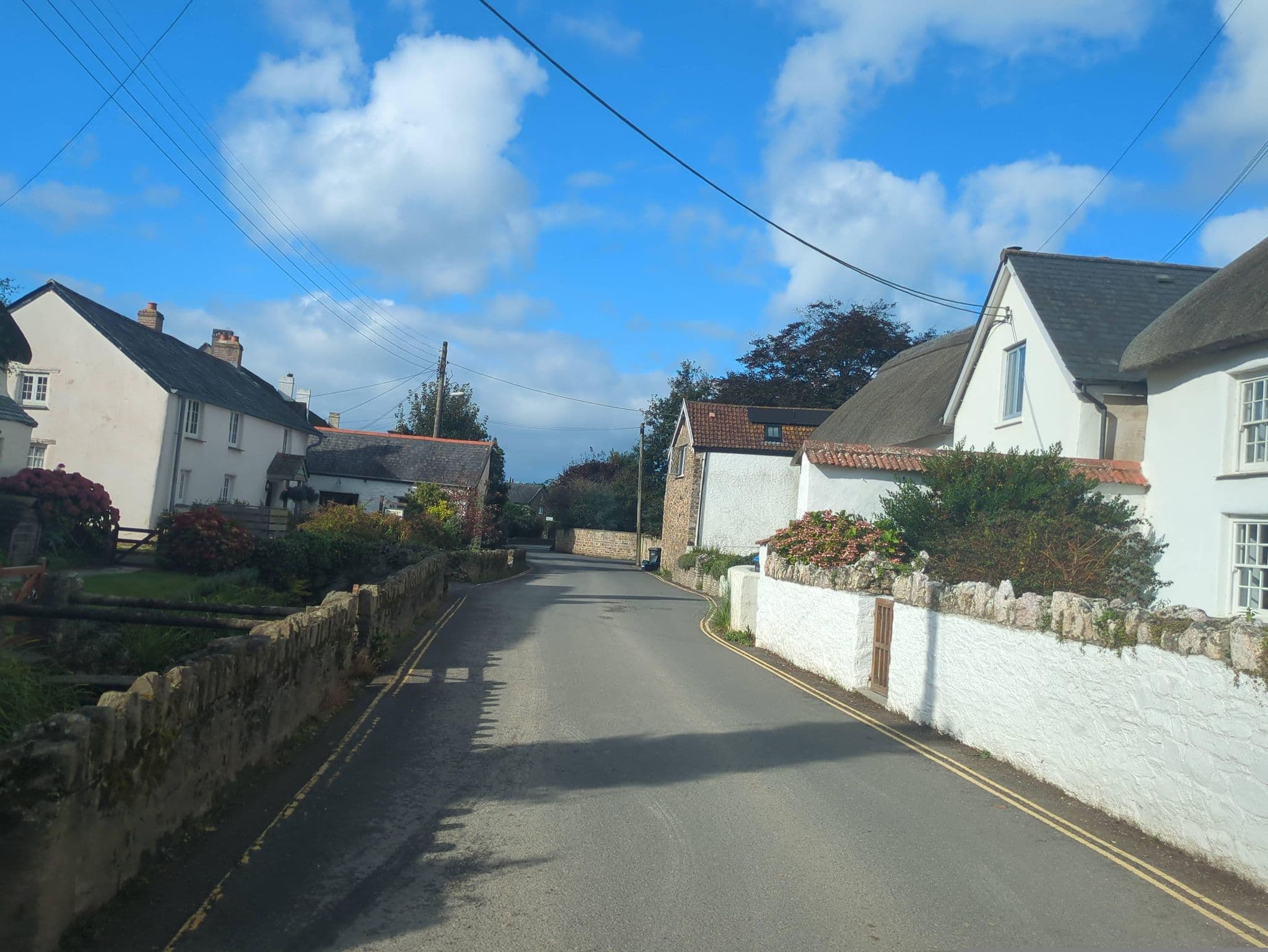 Street view near Croyde Farm Barn, Braunton — © swinetown (CC BY-SA · Mapillary)