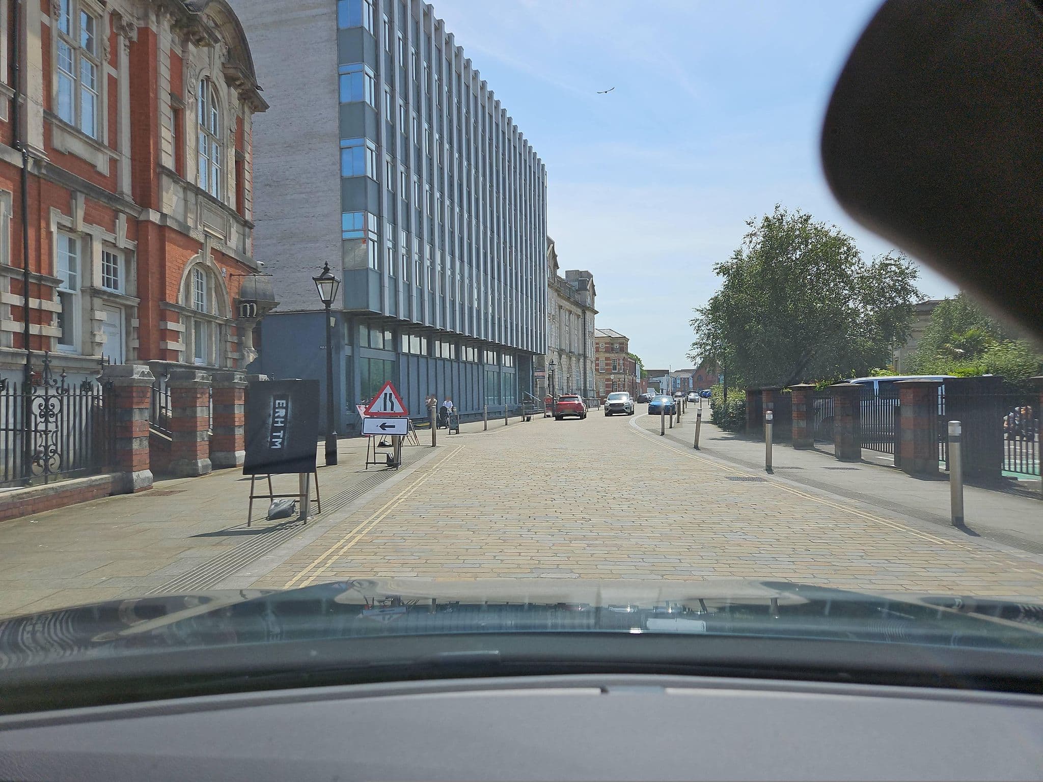 Street view near Morgans Hotel, Swansea — © toho (CC BY-SA · Mapillary)