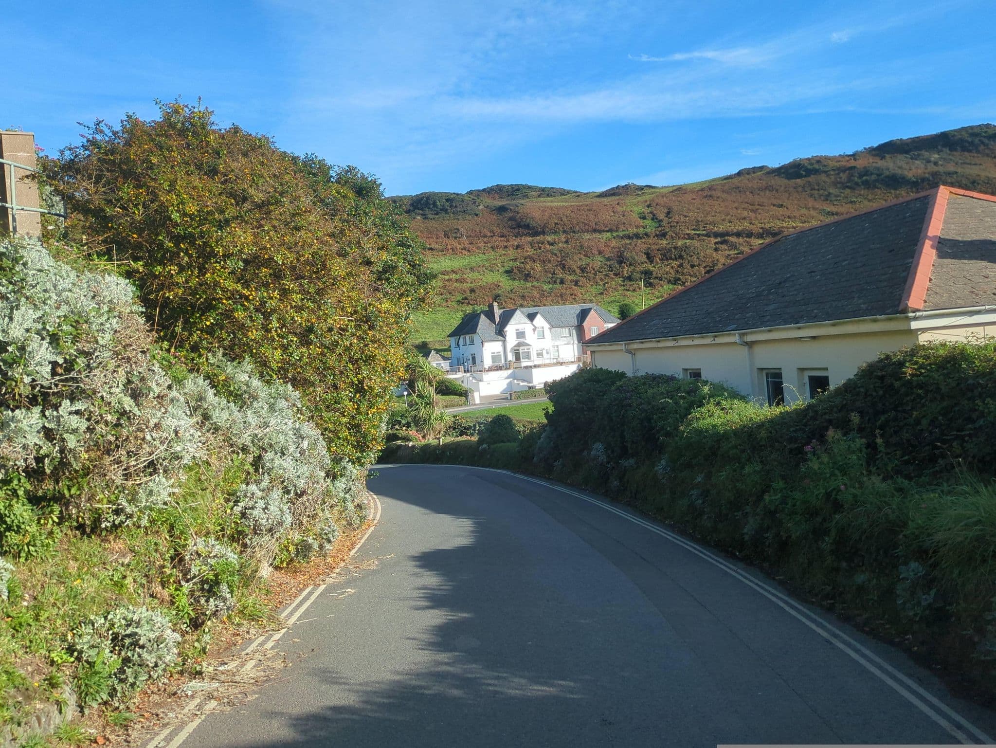 Street view near Watersmeet Hotel, Ilfracombe — © swinetown (CC BY-SA · Mapillary)